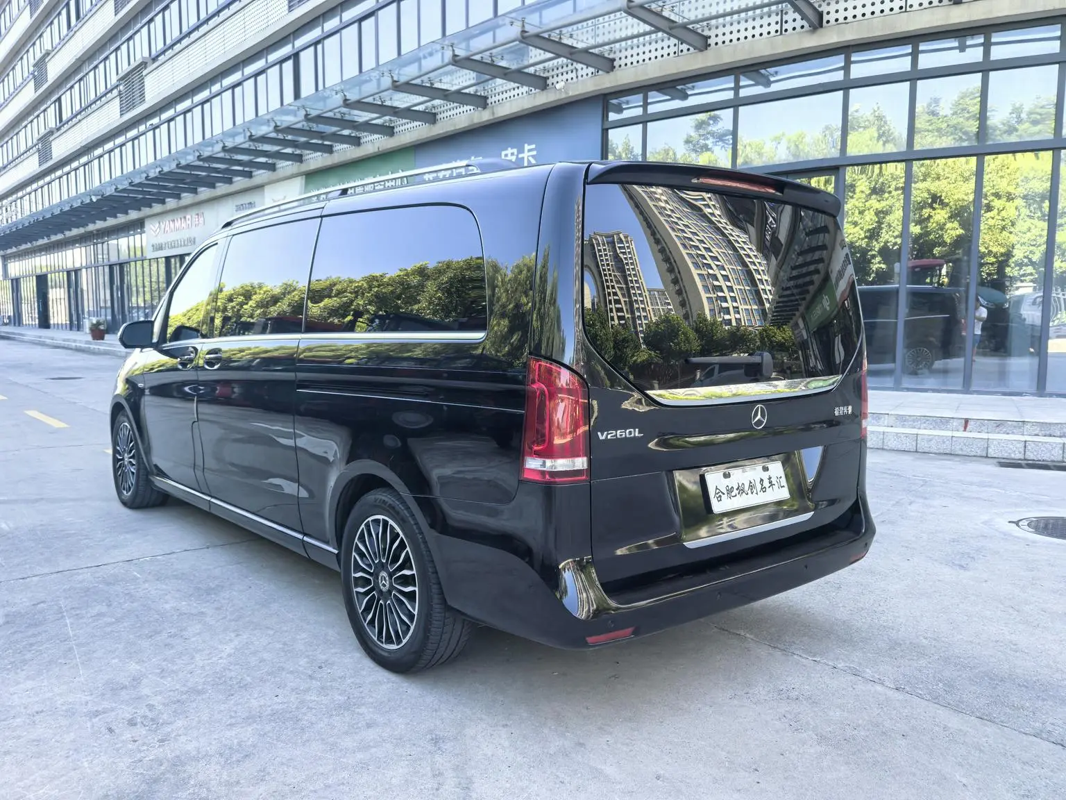 Mercedes-Benz V Class 2018 V 260 L Premium China VI