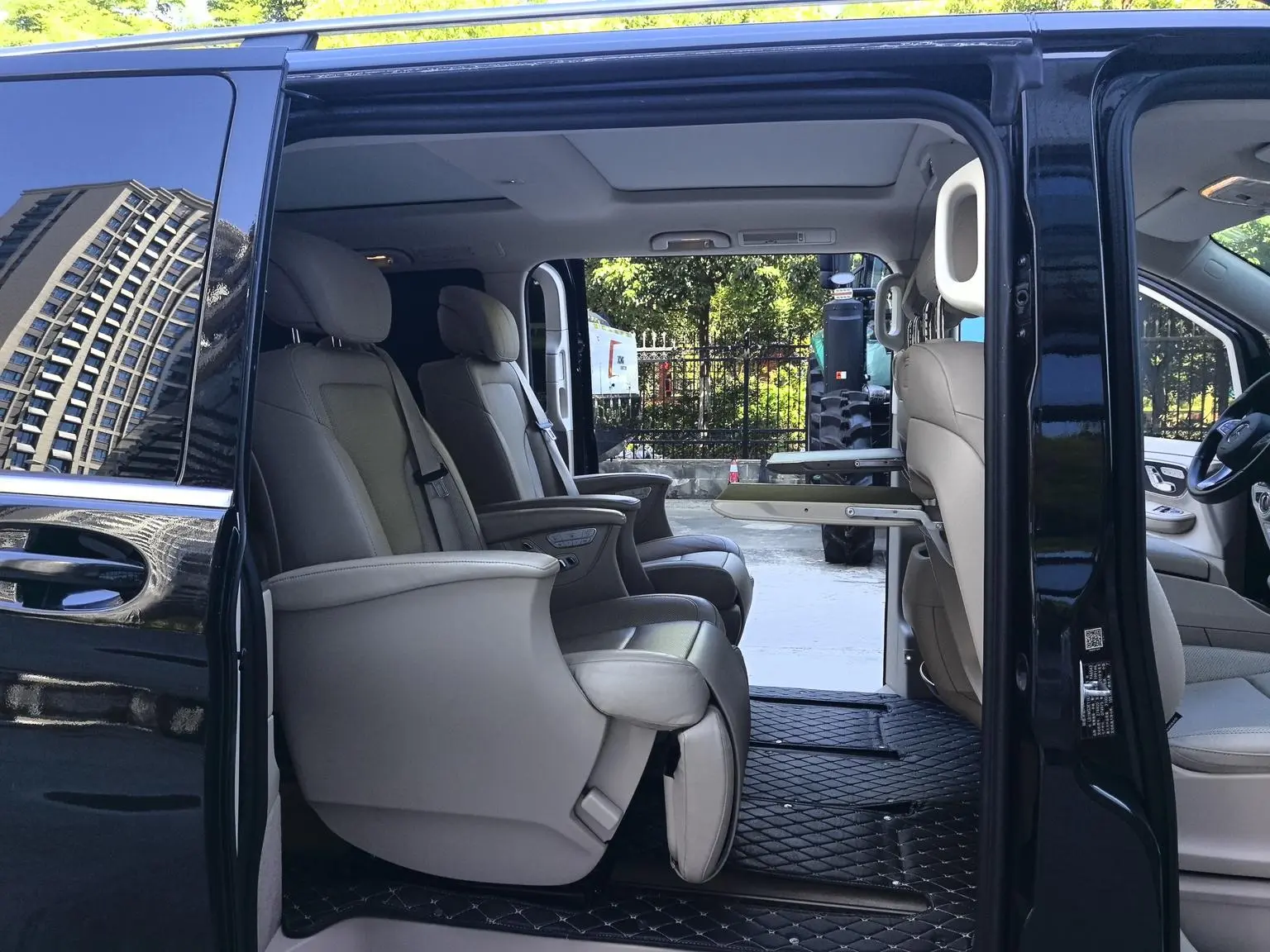 Mercedes-Benz V Class 2018 V 260 L Premium China VI