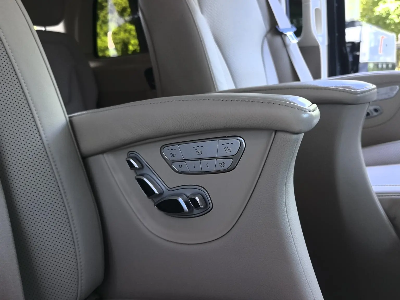Mercedes-Benz V Class 2018 V 260 L Premium China VI
