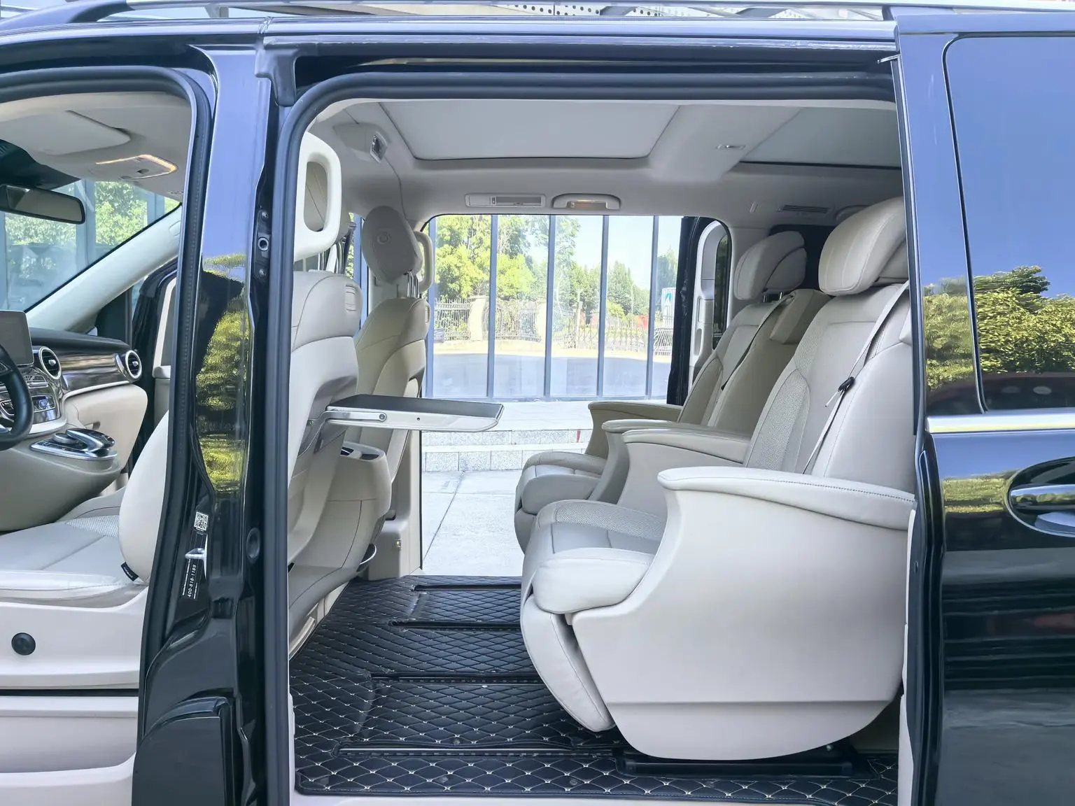 Mercedes-Benz V Class 2018 V 260 L Premium China VI
