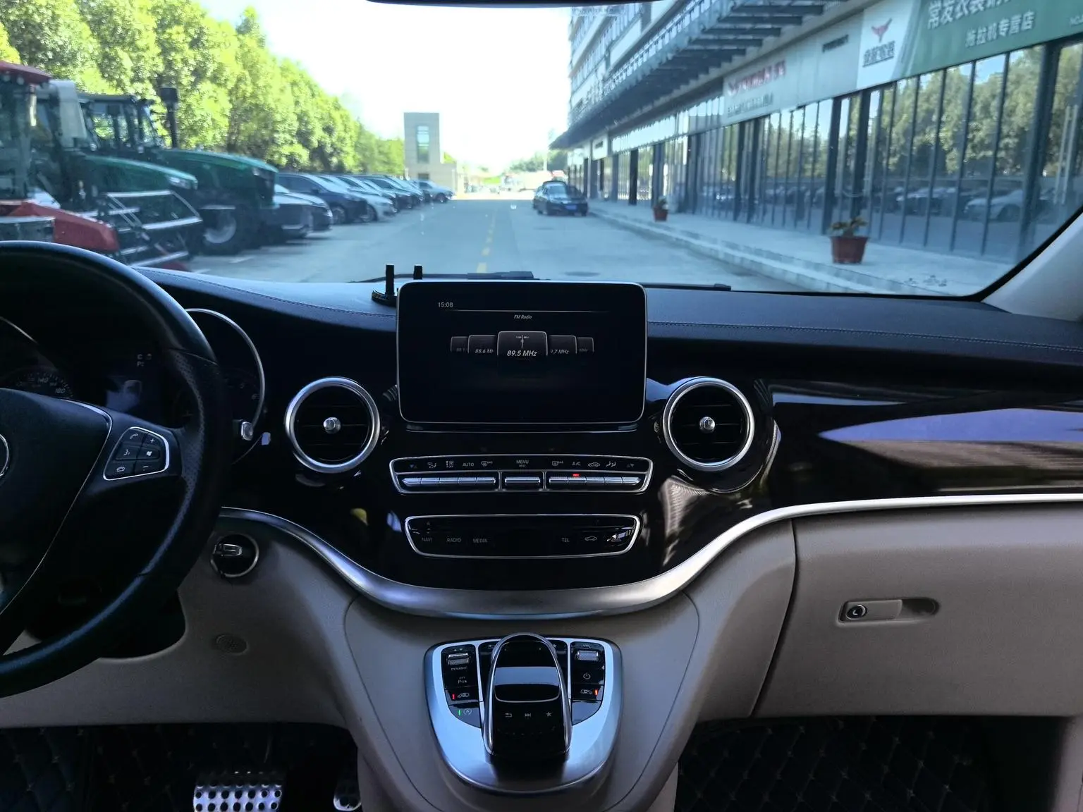 Mercedes-Benz V Class 2018 V 260 L Premium China VI