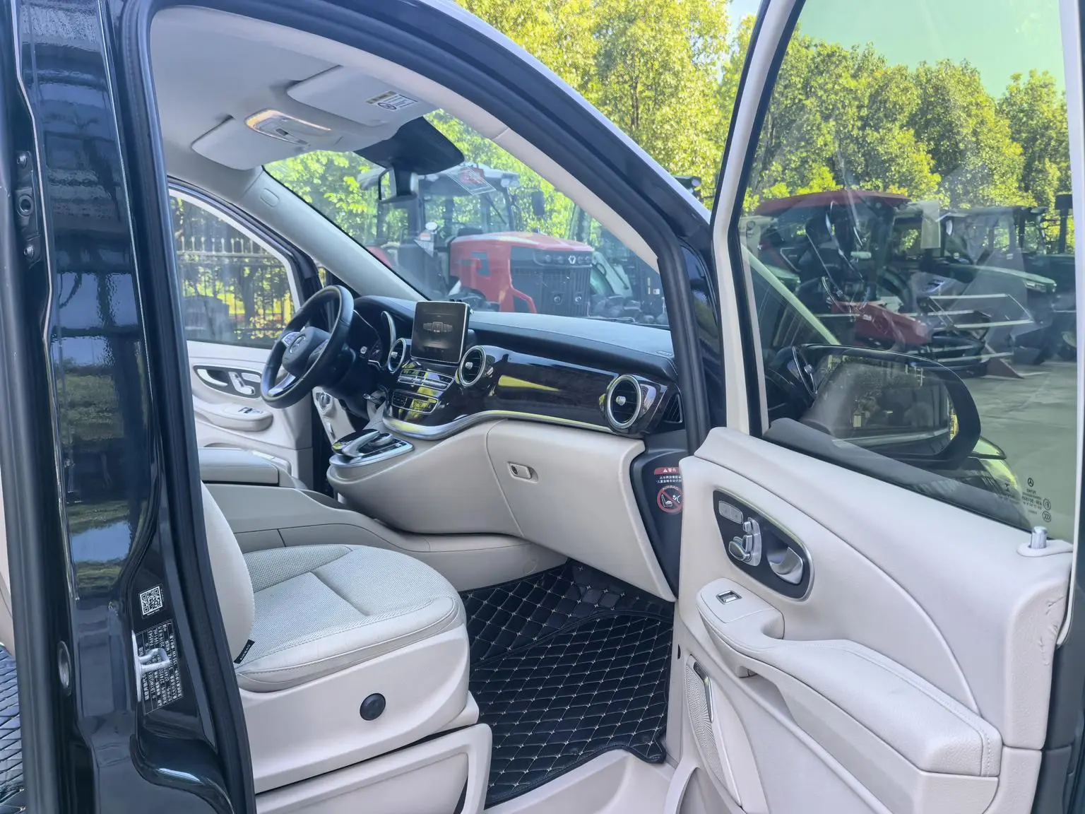 Mercedes-Benz V Class 2018 V 260 L Premium China VI