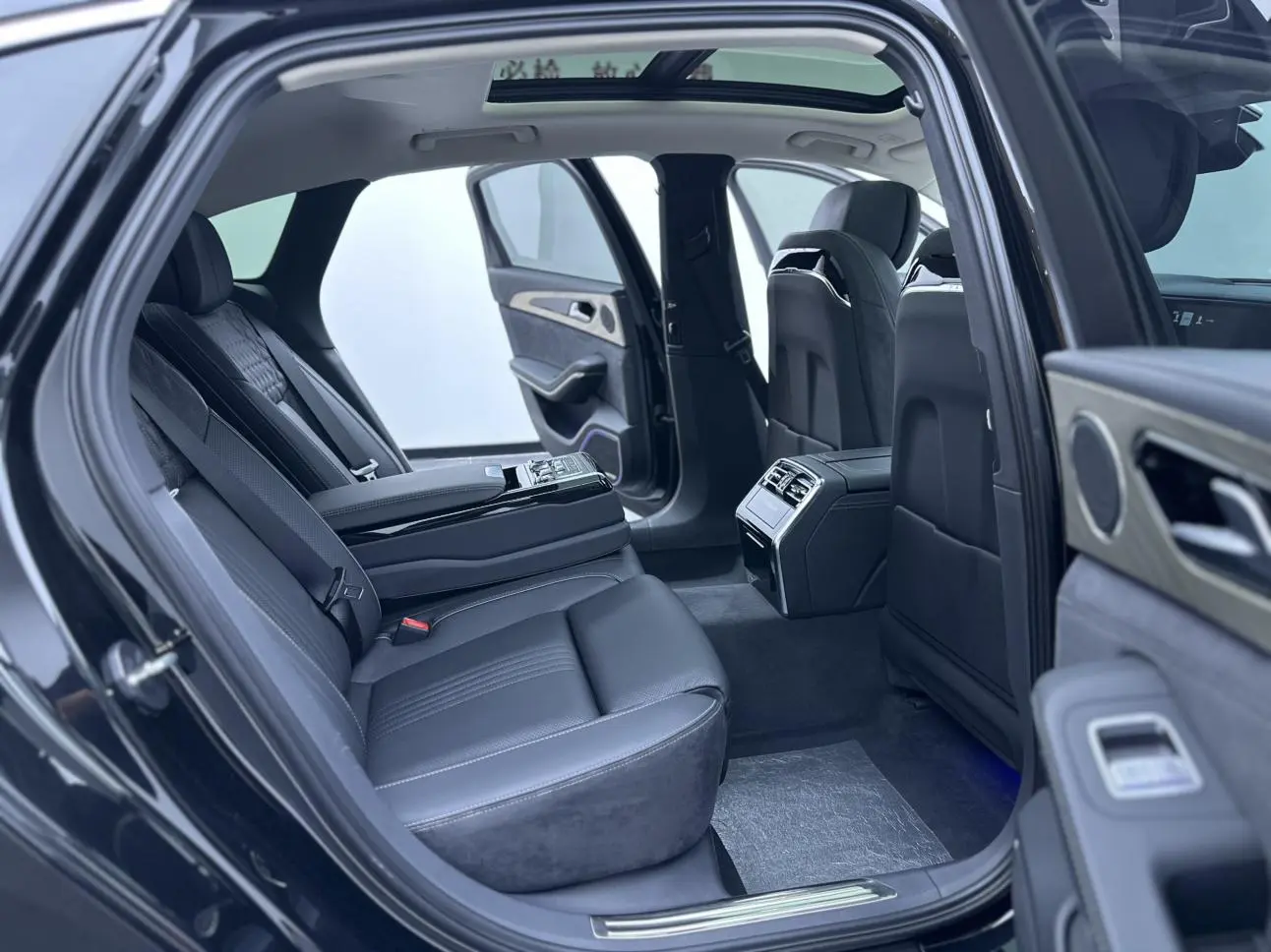 Hongqi H9 2020 3.0T Smart Connected Qichang