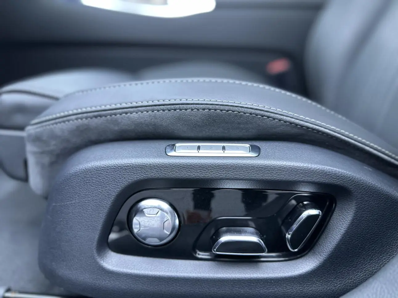 Hongqi H9 2020 3.0T Smart Connected Qichang