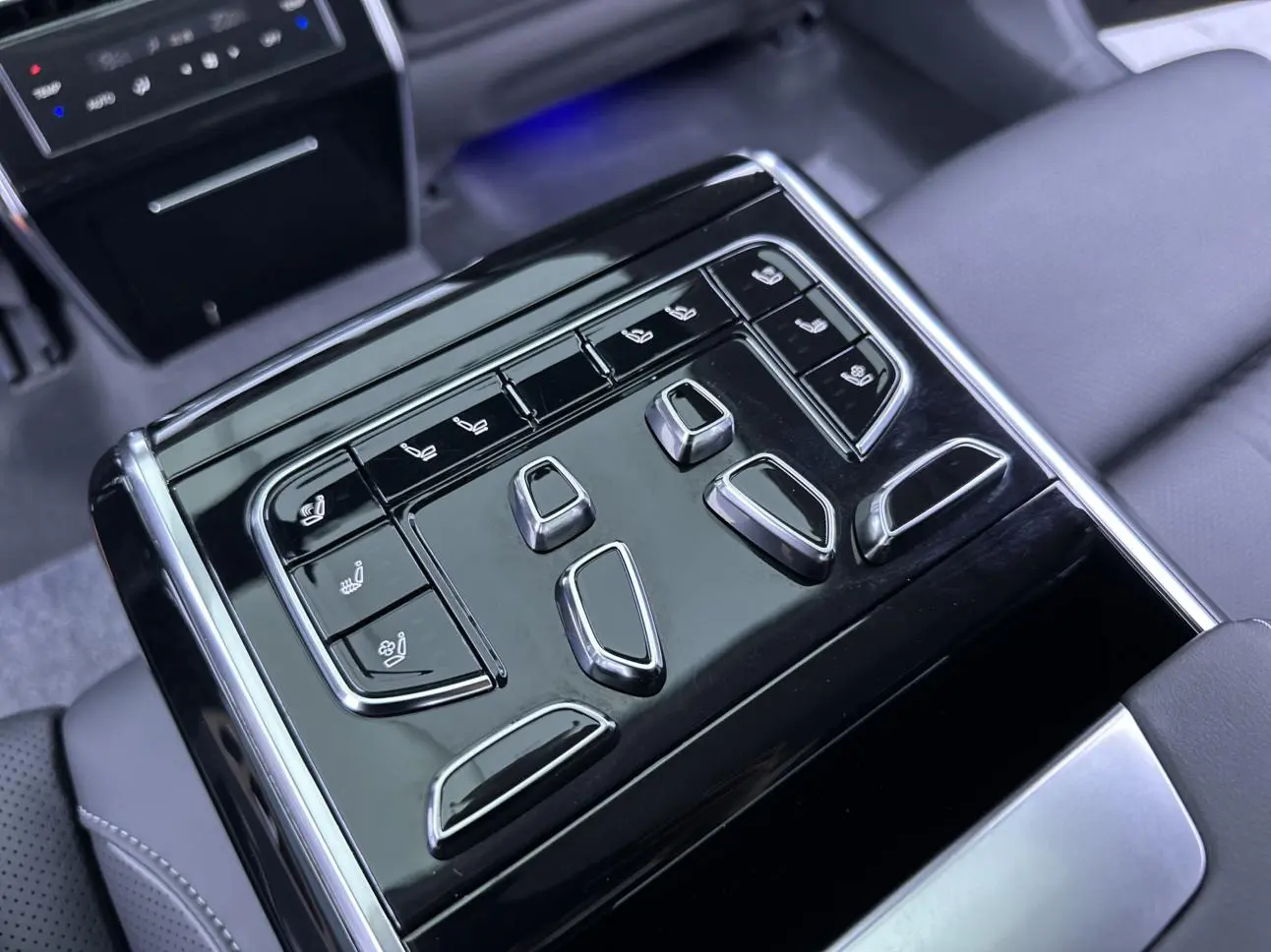Hongqi H9 2020 3.0T Smart Connected Qichang