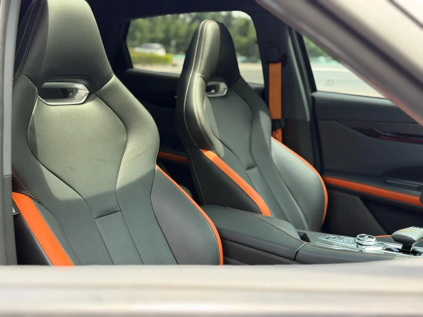 Changan UNI-V 2023 1.5T Premium Plus