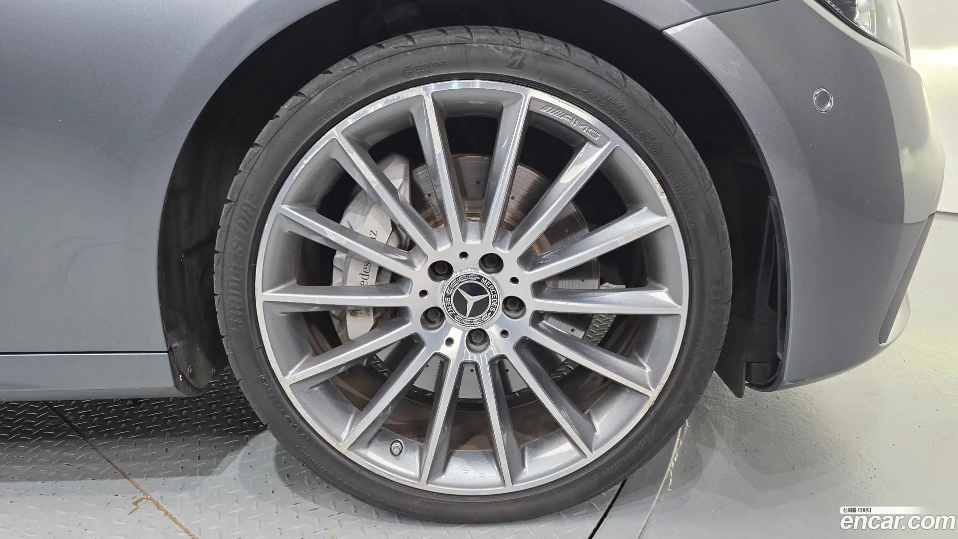 Mercedes-Benz E-Class E350 4MATIC AMG Line