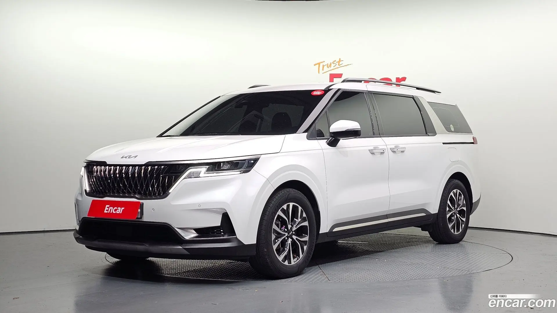 Kia Canival Diesel 9-Seater Noblesse