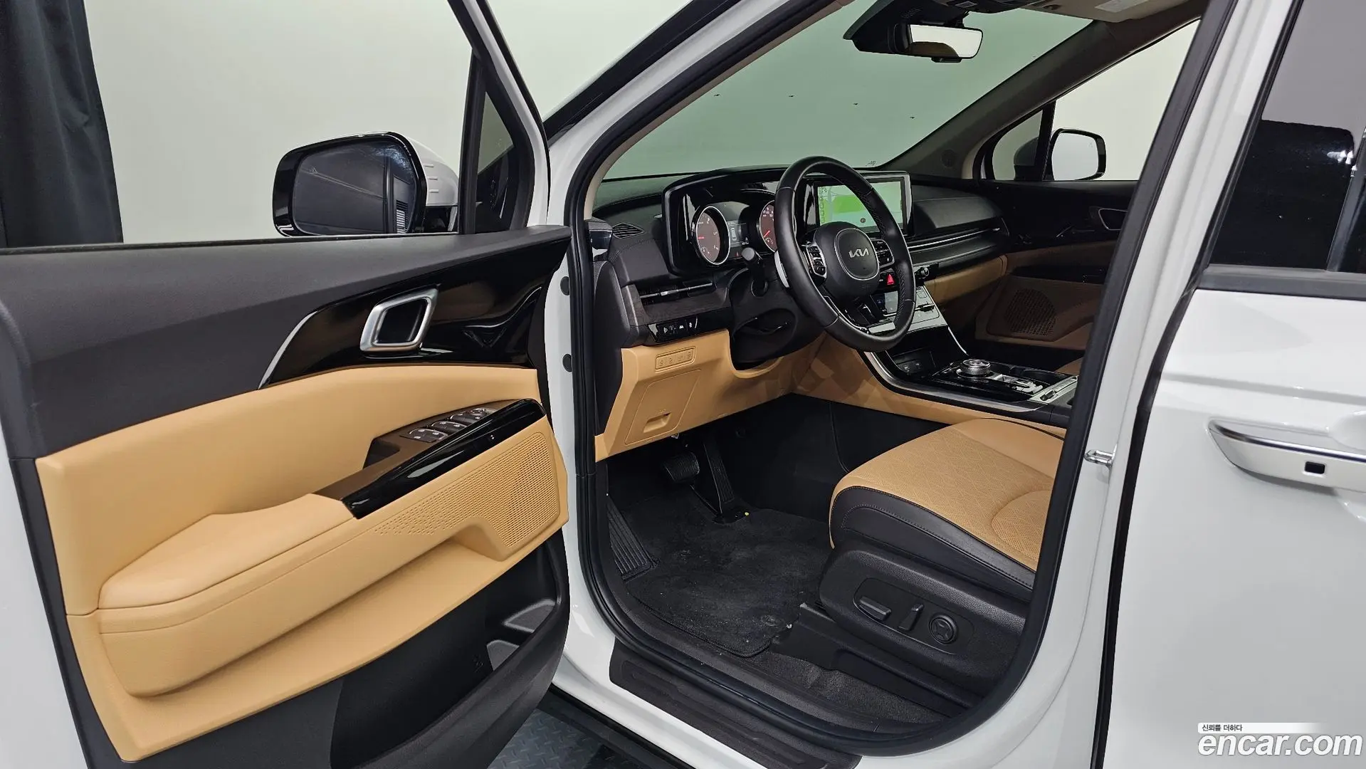 Kia Canival Diesel 9-Seater Noblesse