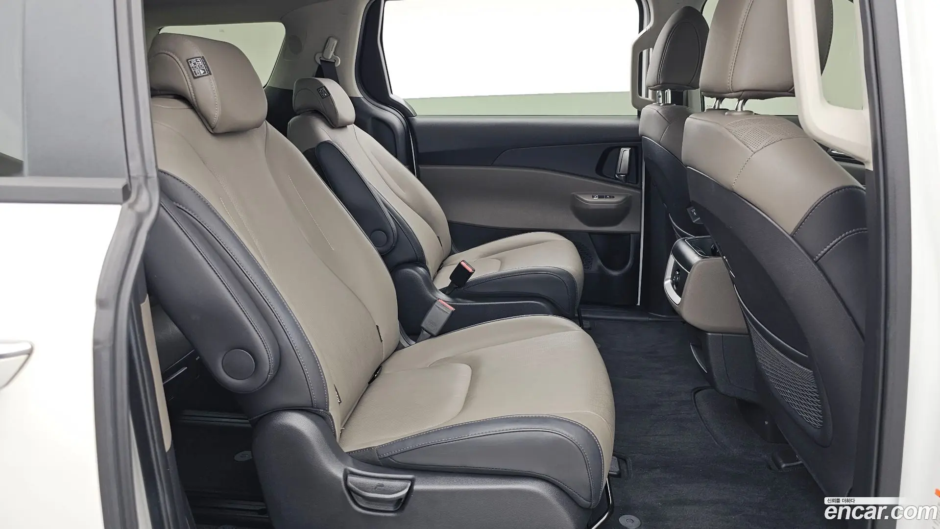 Kia Canival Diesel 9-Seater Prestige