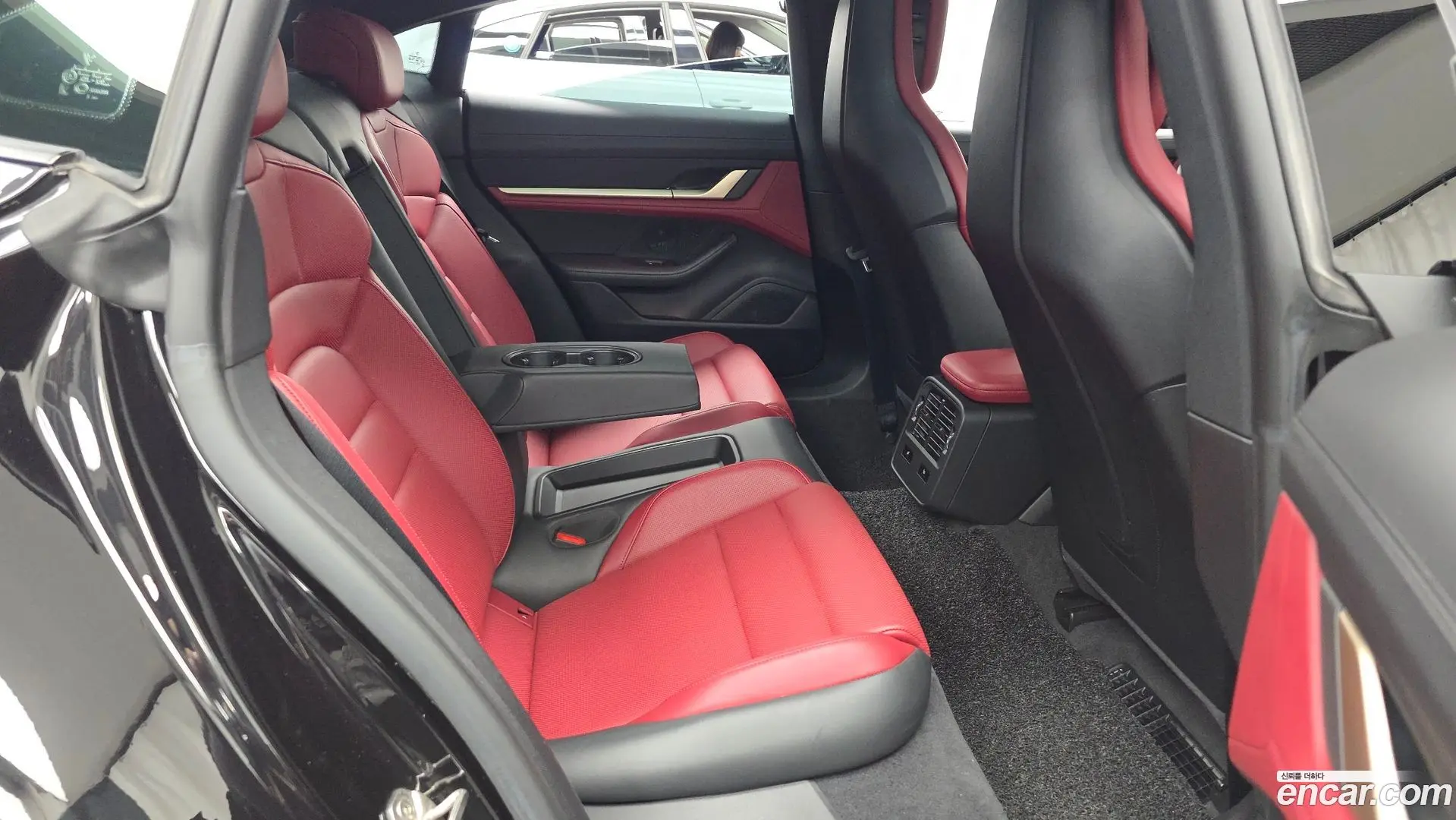 Porsche Taycan Base