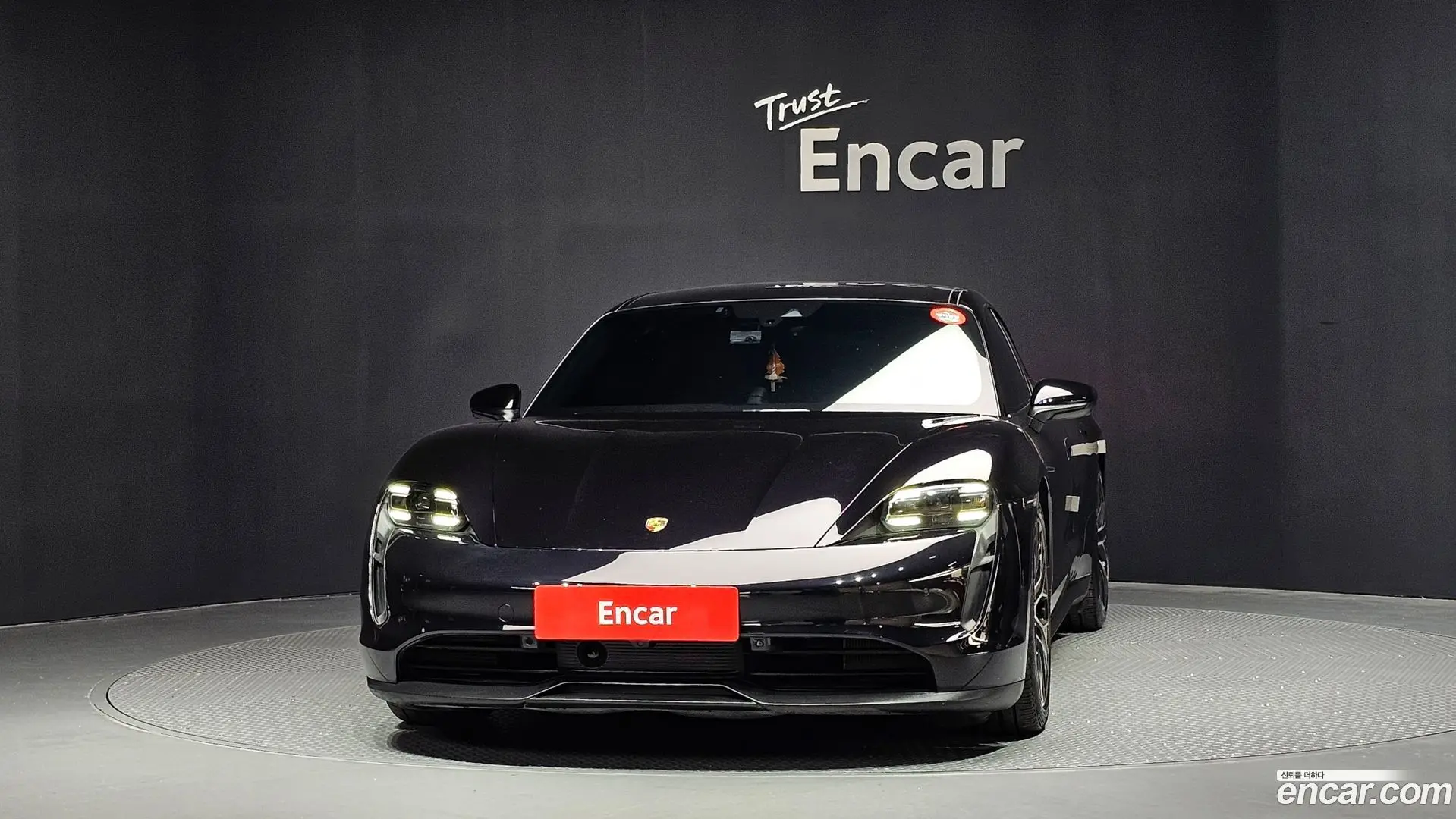 Porsche Taycan Base