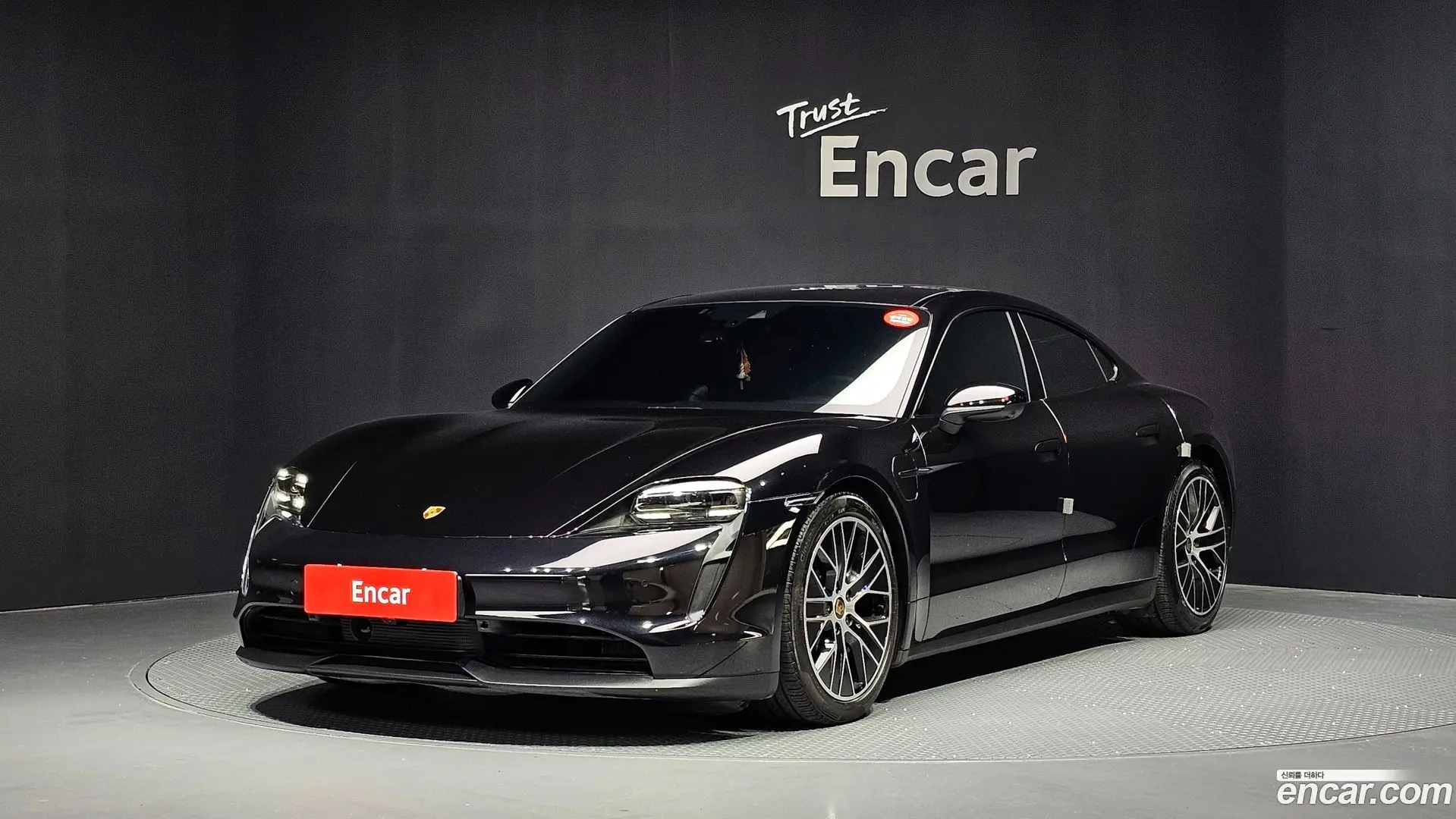 Porsche Taycan Base