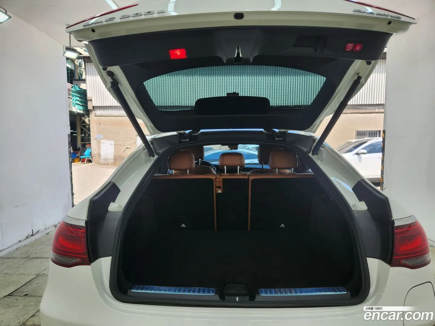 Mercedes-Benz GLC-Class GLC300e 4MATIC