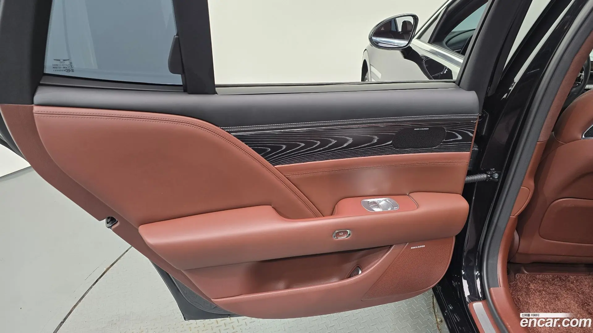 Genesis G90 Gasoline 3.5 Turbo AWD 2021