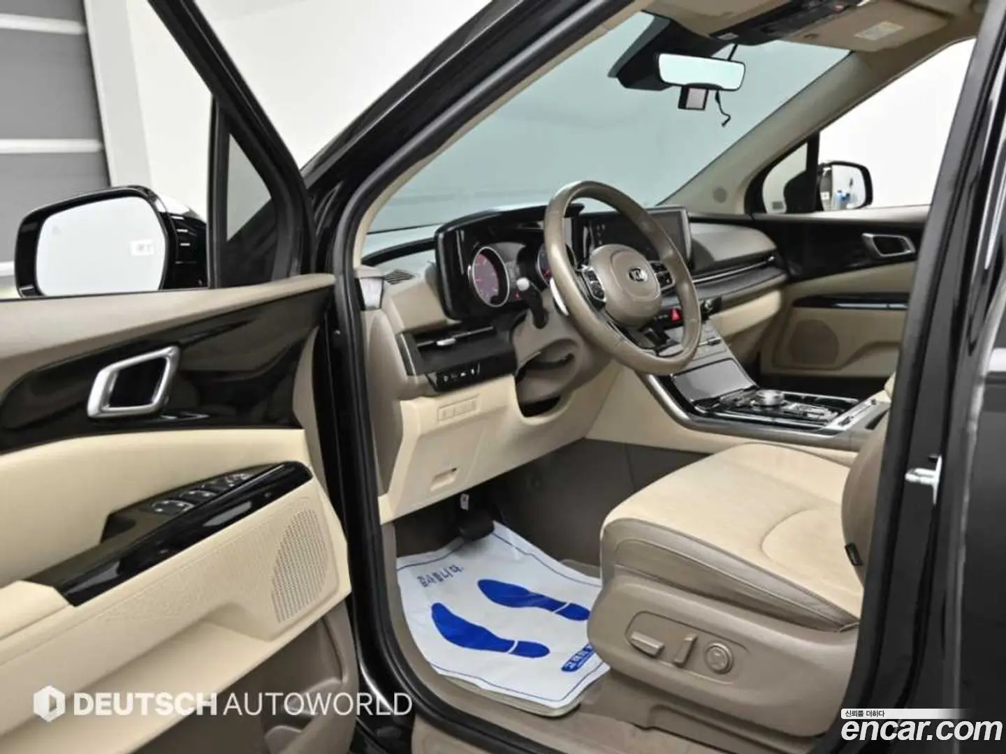 Kia Canival Diesel 9-Seater Noblesse