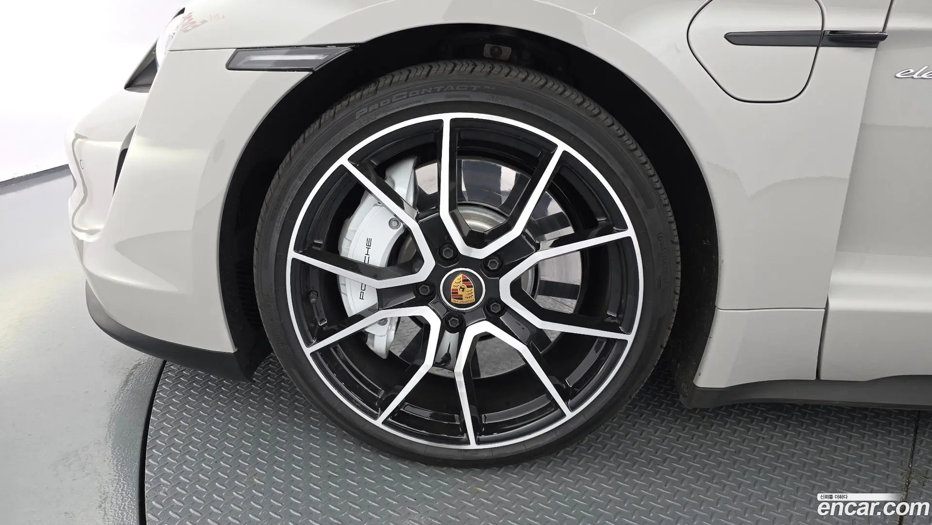 Porsche Taycan 4S