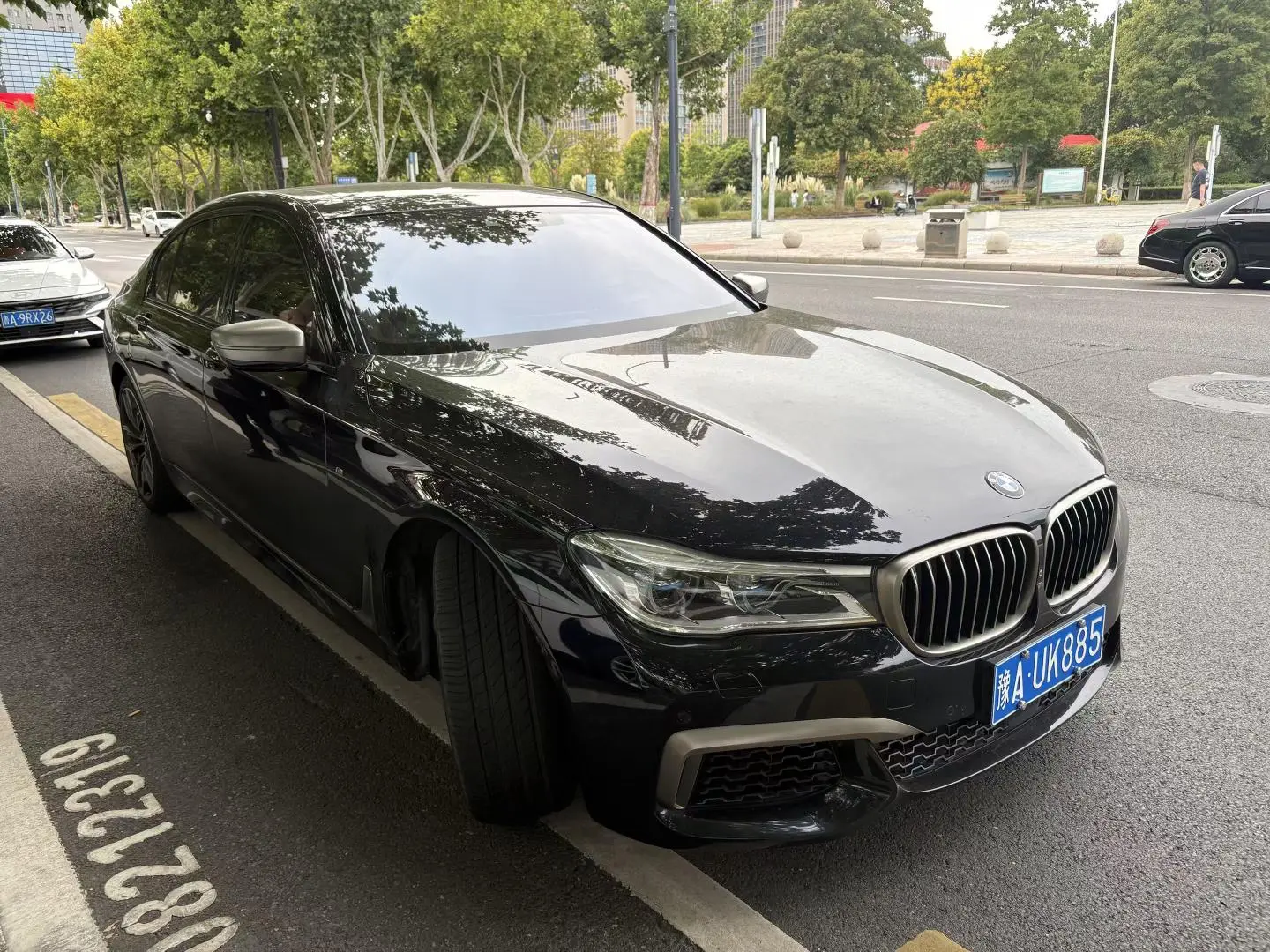 BMW 7 Series 2018 M760Li xDrive