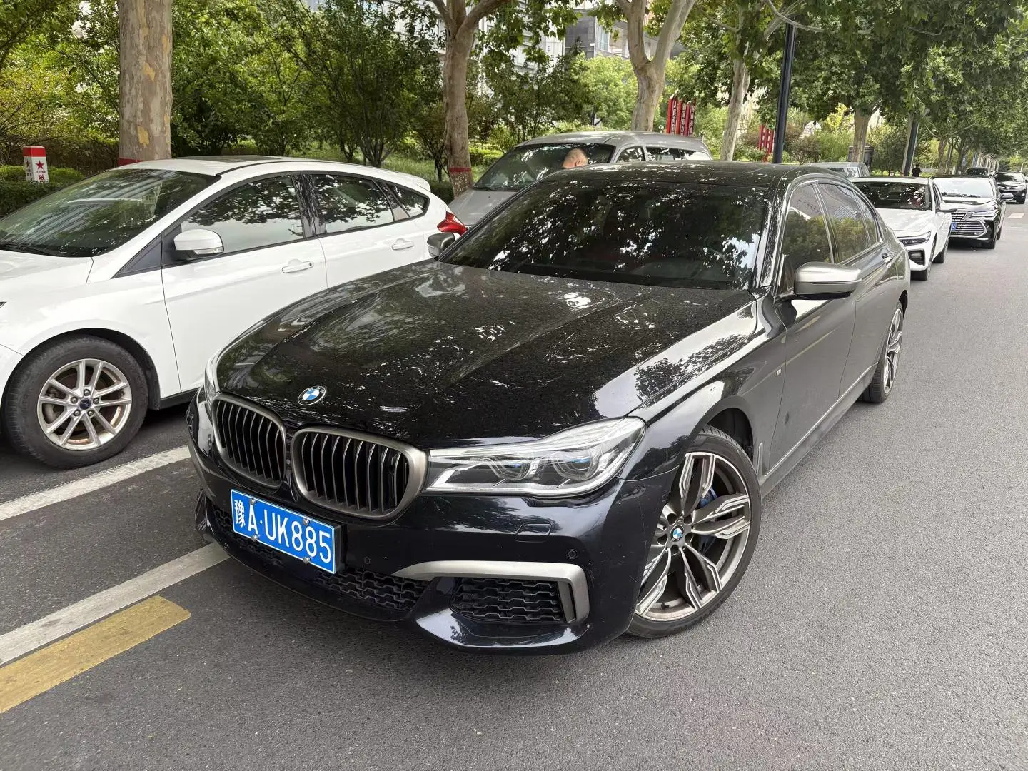 BMW 7 Series 2018 M760Li xDrive