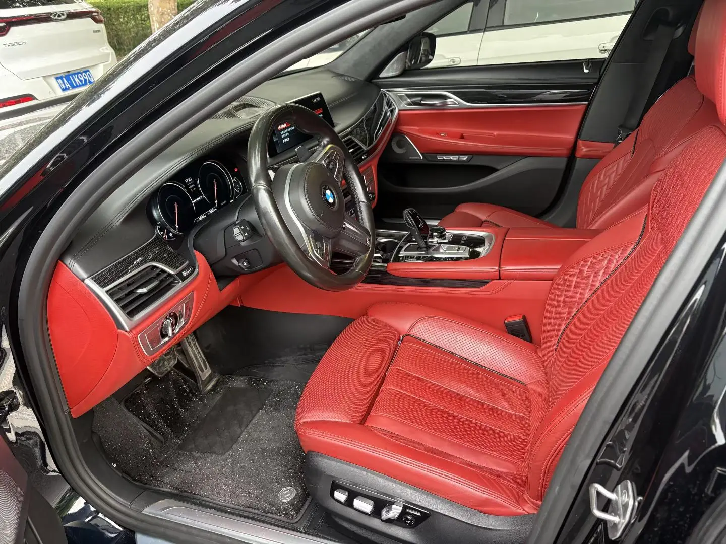BMW 7 Series 2018 M760Li xDrive
