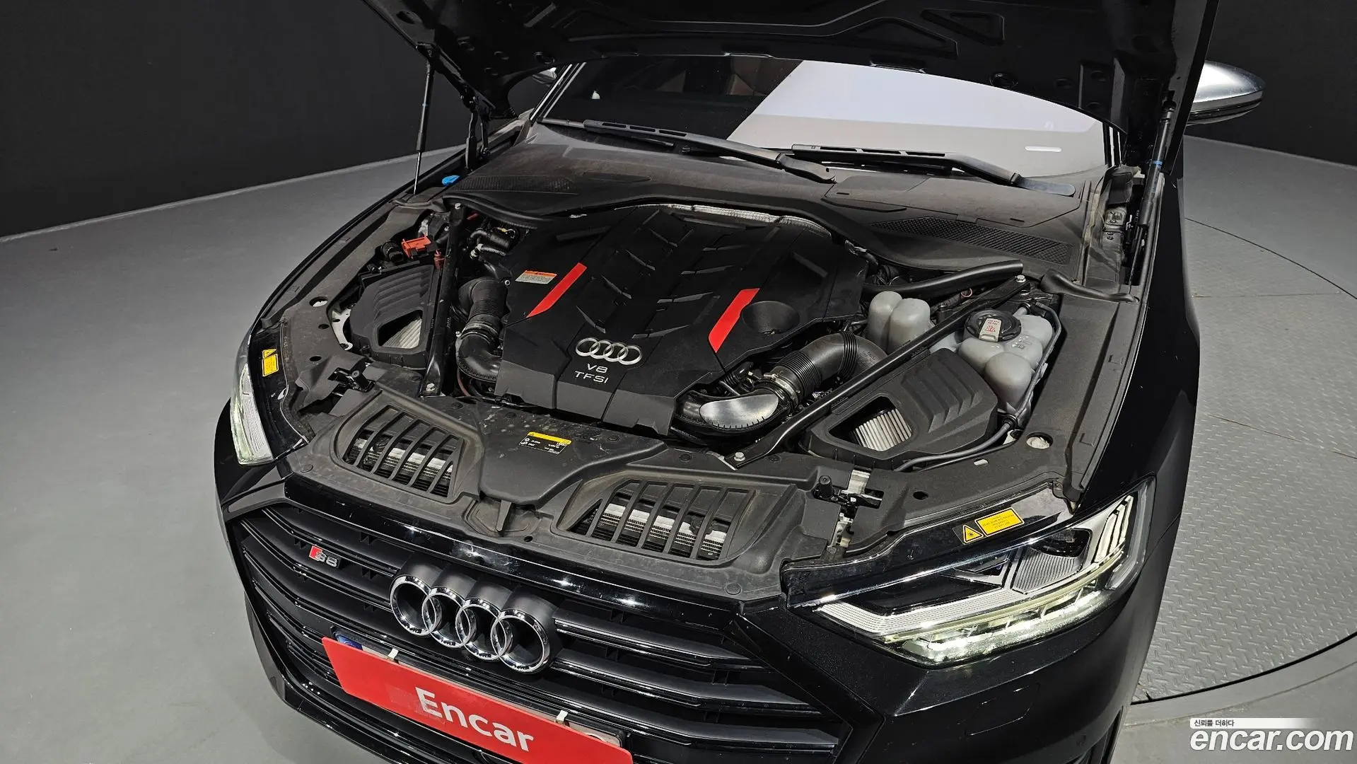Audi S8 4.0 TFSI Quattro LWB