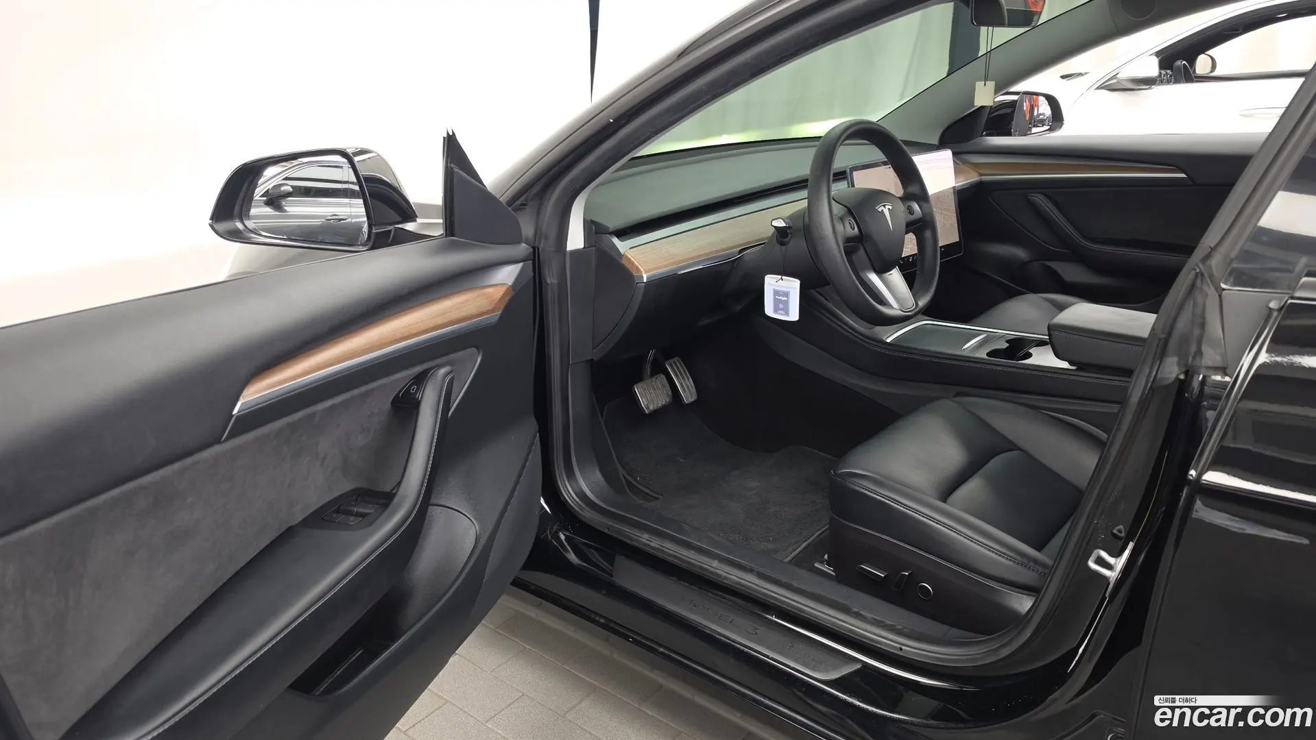 Tesla Model 3 RWD