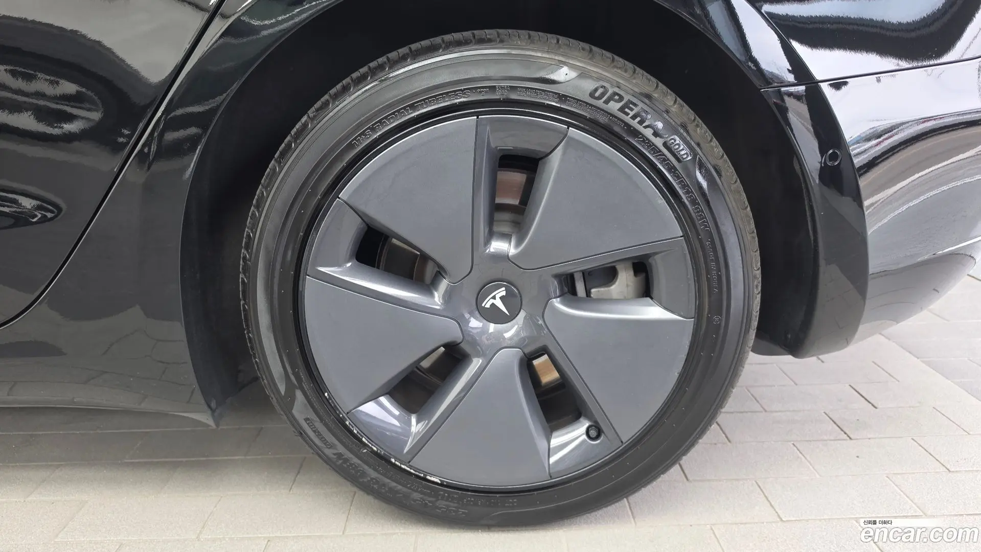 Tesla Model 3 RWD