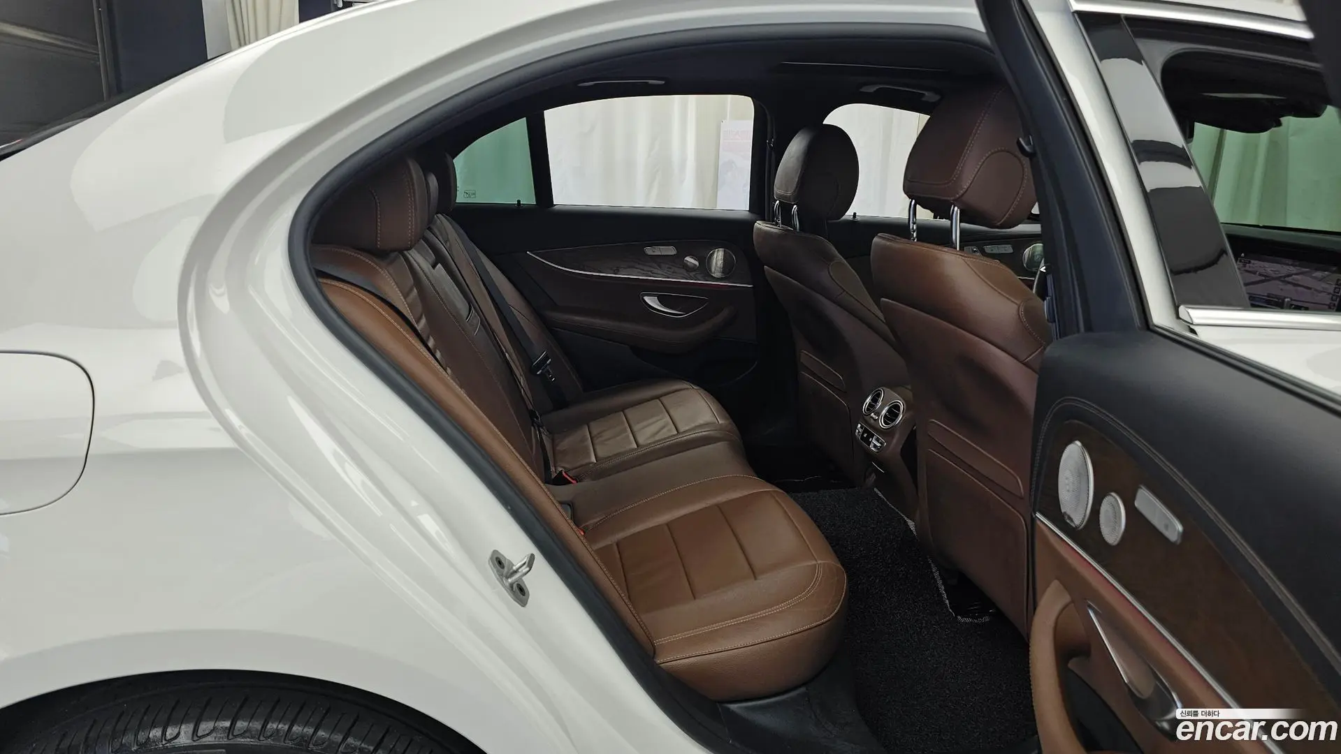 Mercedes-Benz E-Class E300e 4MATIC Exclusive