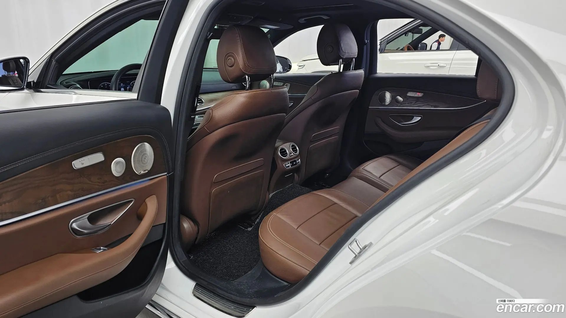 Mercedes-Benz E-Class E300e 4MATIC Exclusive