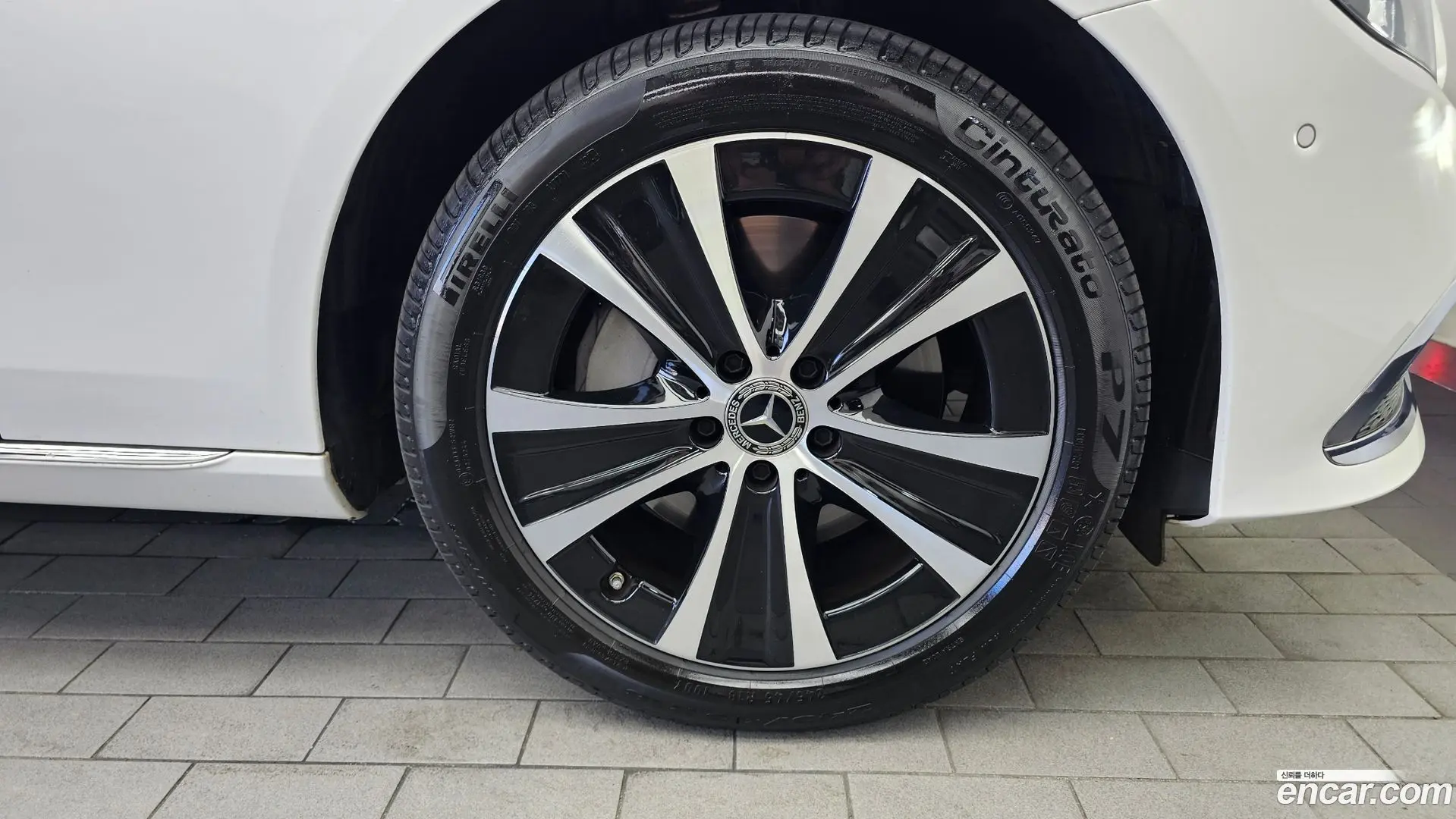Mercedes-Benz E-Class E300e 4MATIC Exclusive