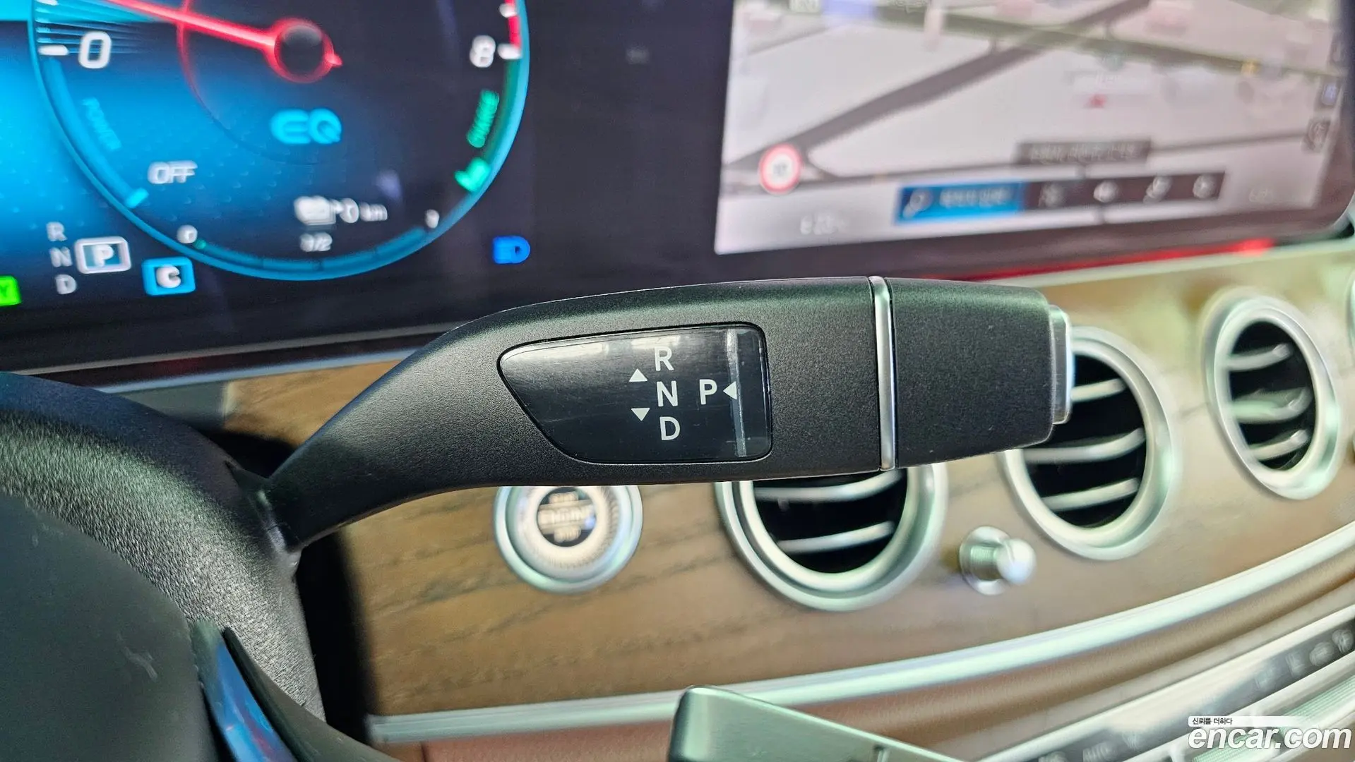 Mercedes-Benz E-Class E300e 4MATIC Exclusive