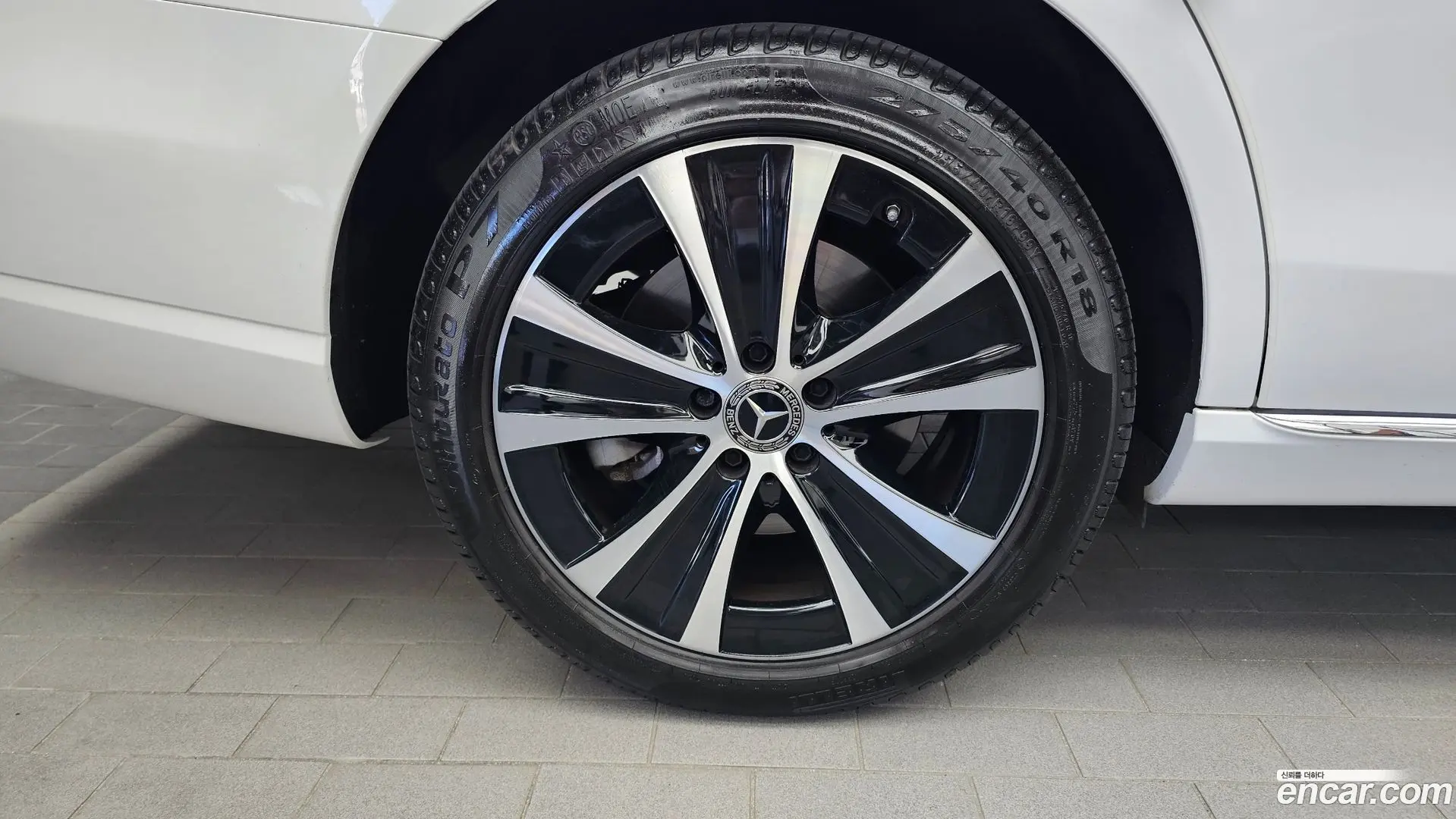 Mercedes-Benz E-Class E300e 4MATIC Exclusive