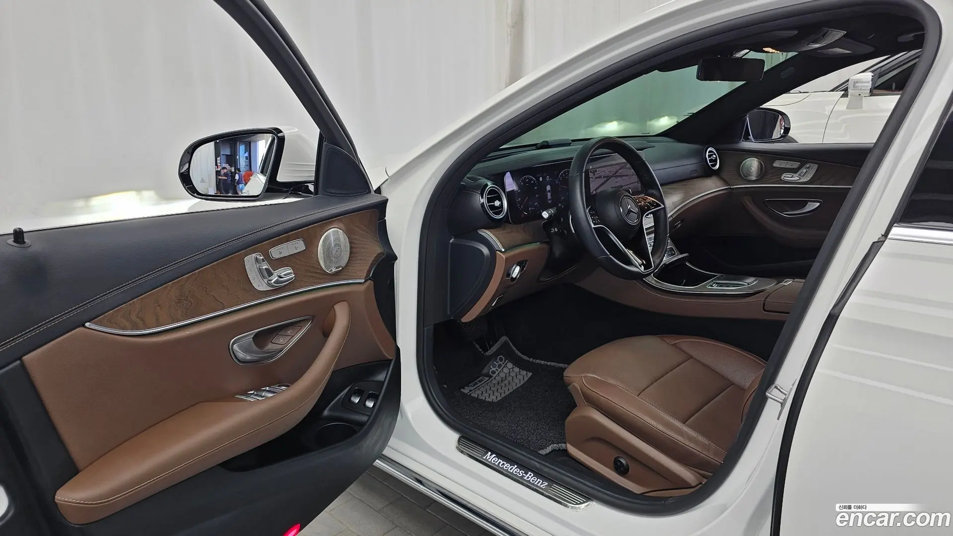 Mercedes-Benz E-Class E300e 4MATIC Exclusive