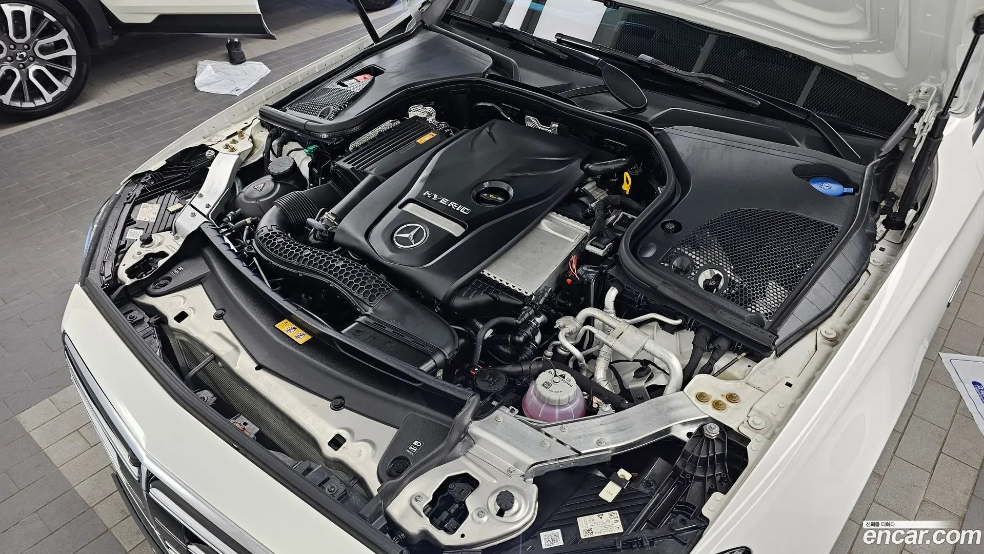 Mercedes-Benz E-Class E300e 4MATIC Exclusive