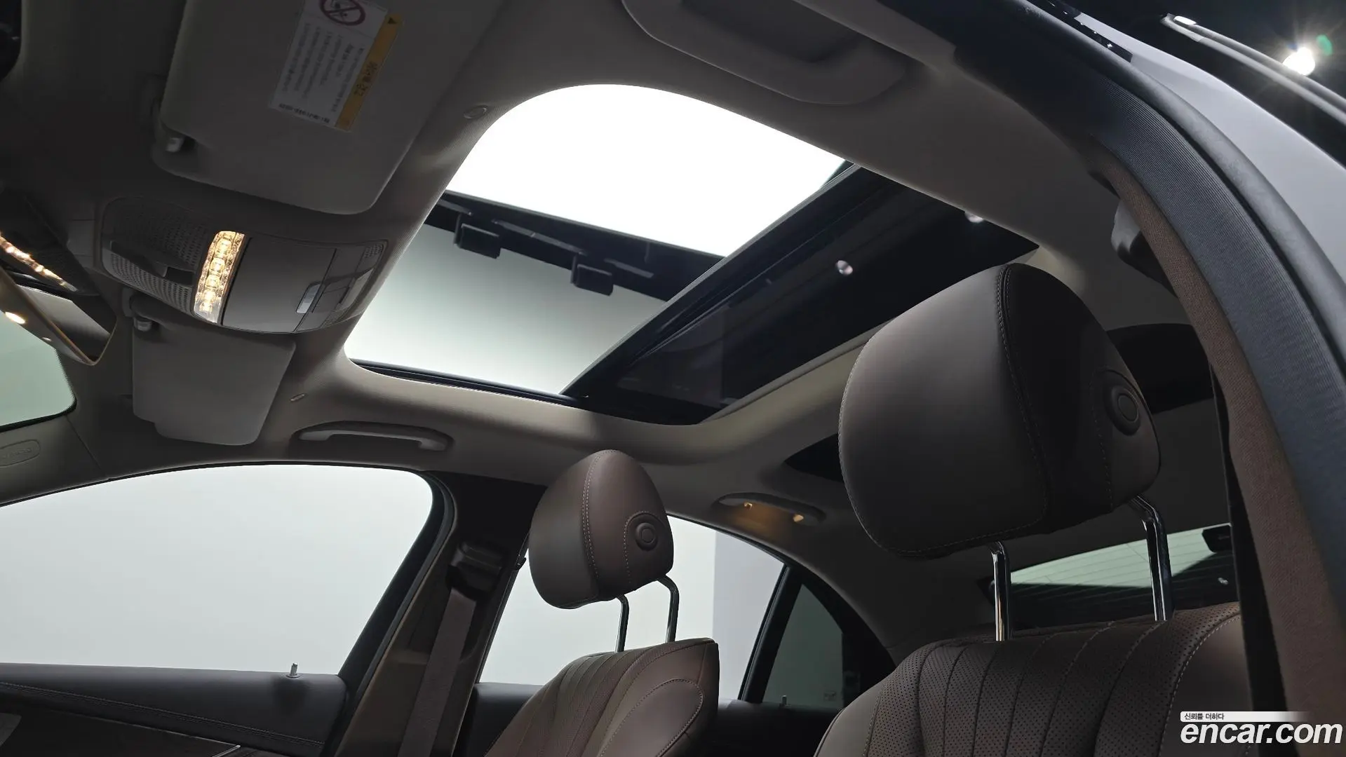 Mercedes-Benz E-Class E300 4MATIC Exclusive 2016