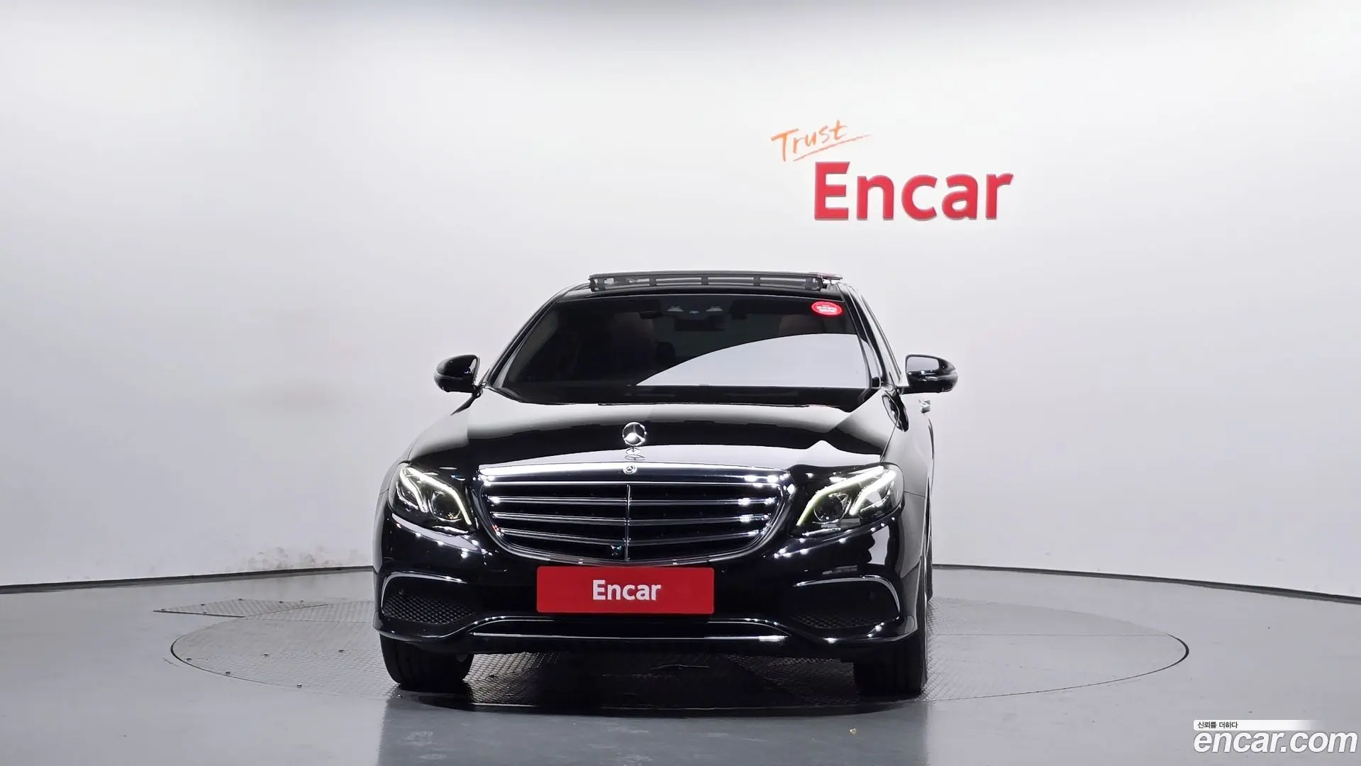 Mercedes-Benz E-Class E300 4MATIC Exclusive 2016