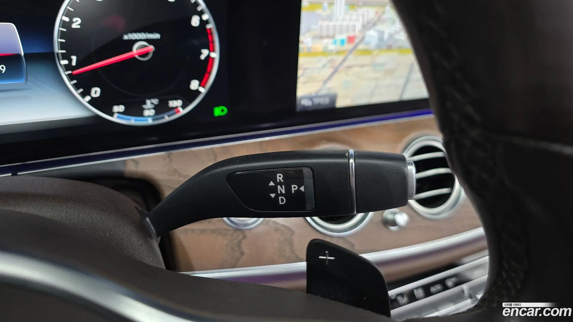 Mercedes-Benz E-Class E300 4MATIC Exclusive 2016