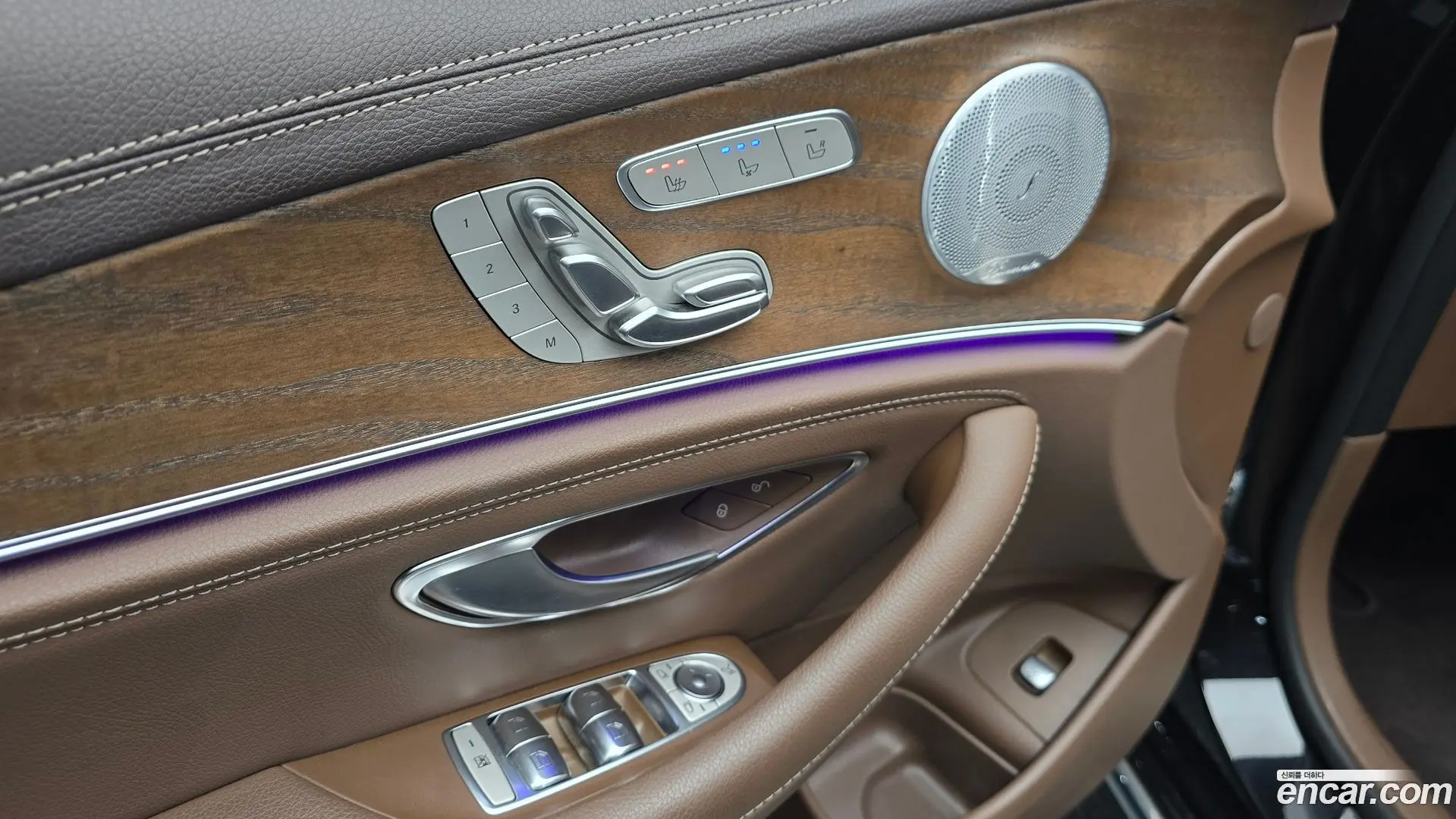 Mercedes-Benz E-Class E300 4MATIC Exclusive 2016