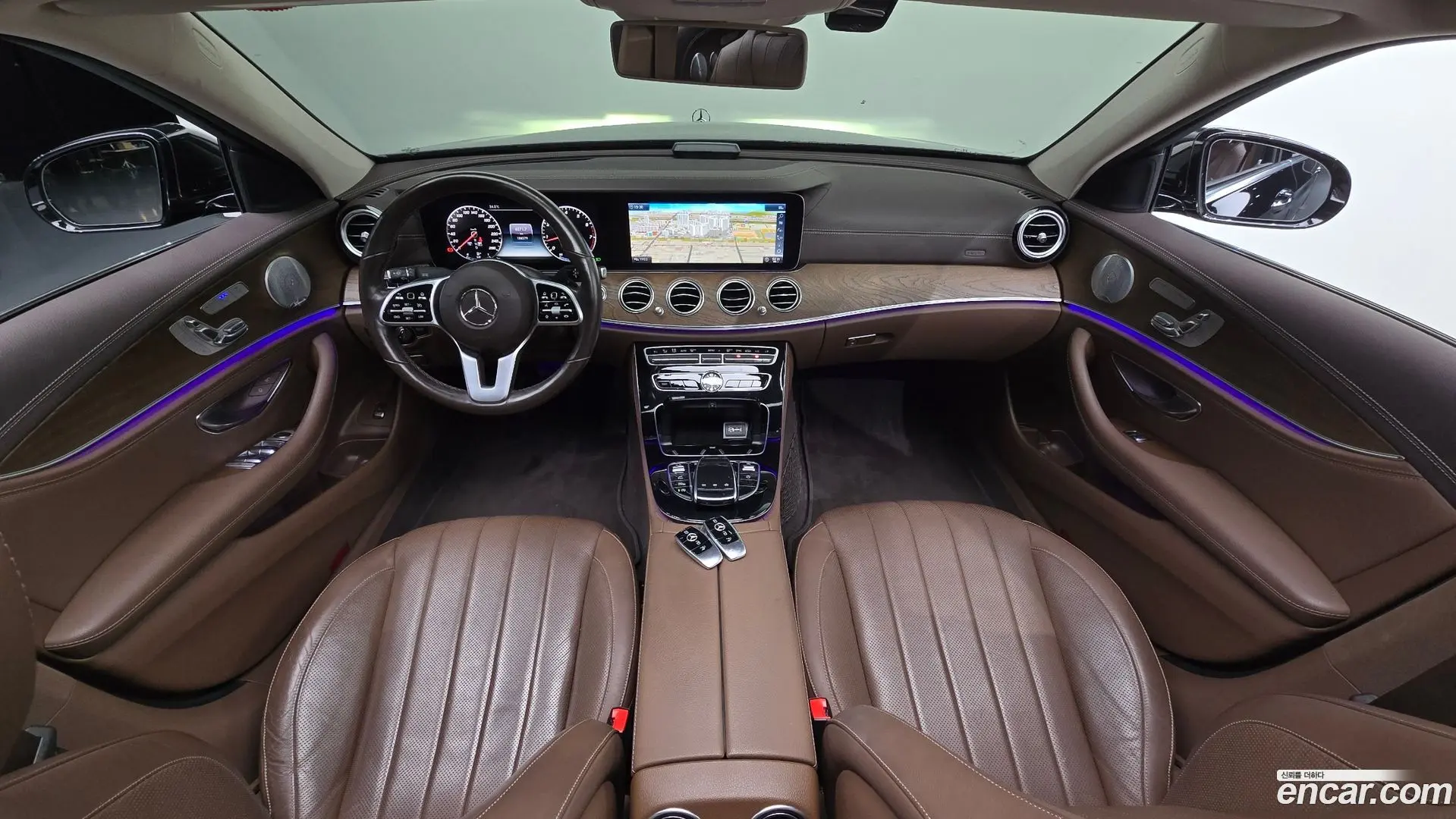 Mercedes-Benz E-Class E300 4MATIC Exclusive 2016