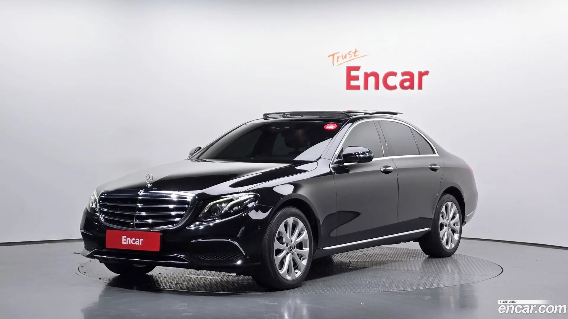 Mercedes-Benz E-Class E300 4MATIC Exclusive 2016