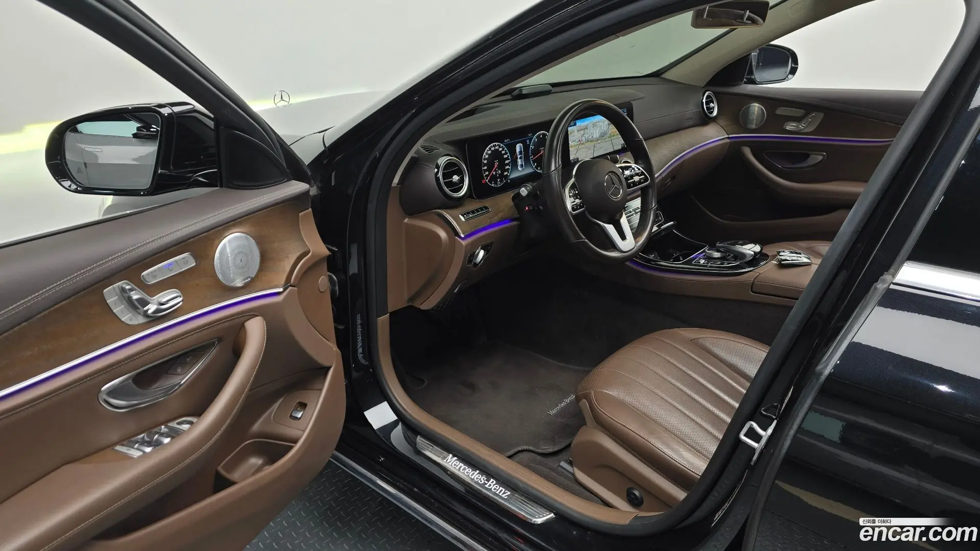 Mercedes-Benz E-Class E300 4MATIC Exclusive 2016