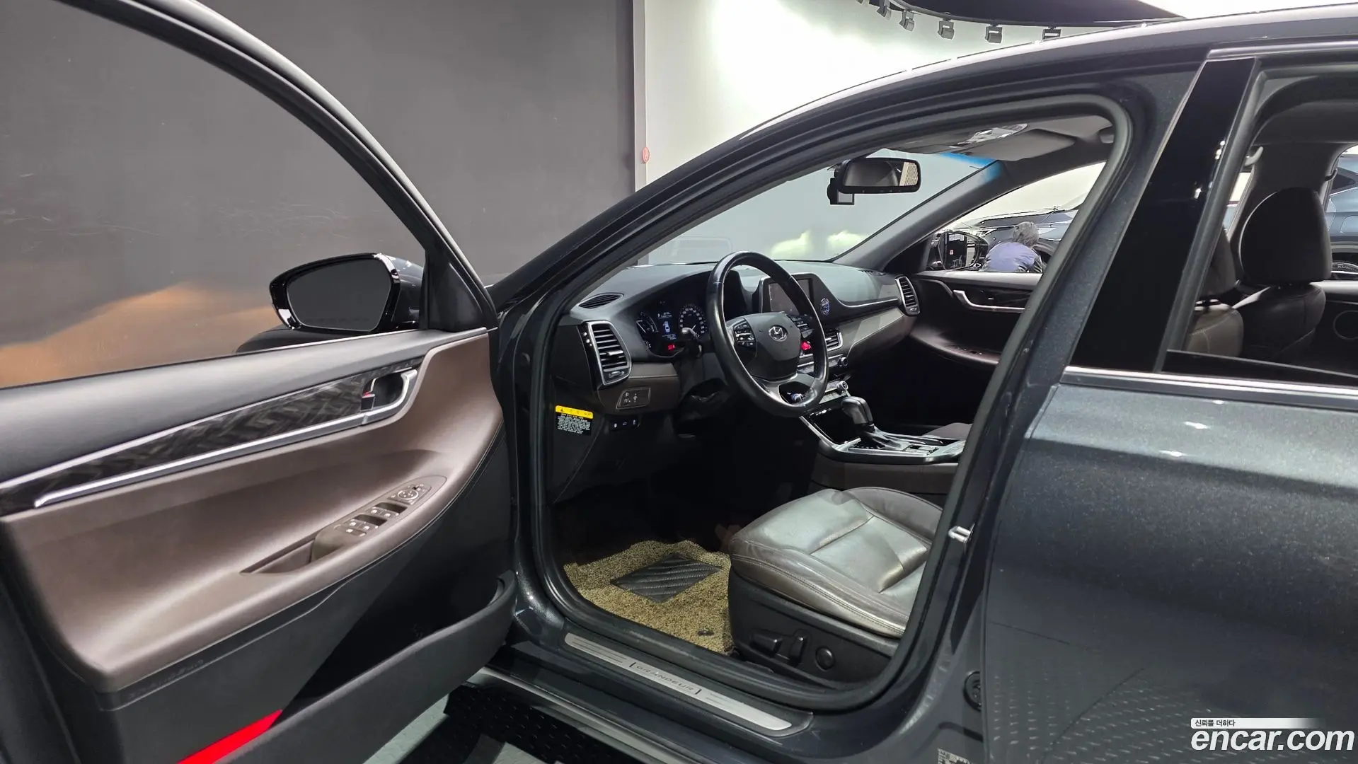 Hyundai Grandeur Premium