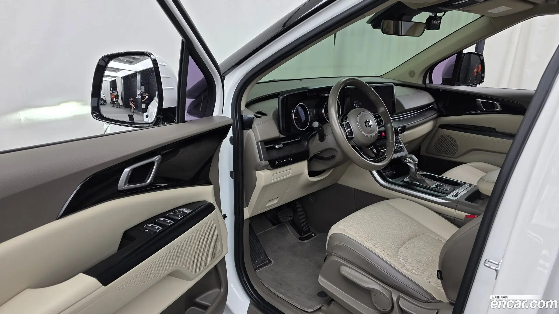 Kia Canival Diesel 11-Seater Prestige