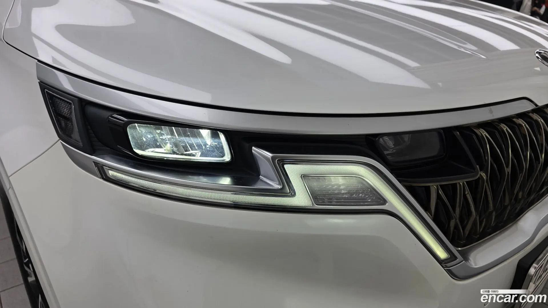 Kia Canival Diesel 11-Seater Prestige