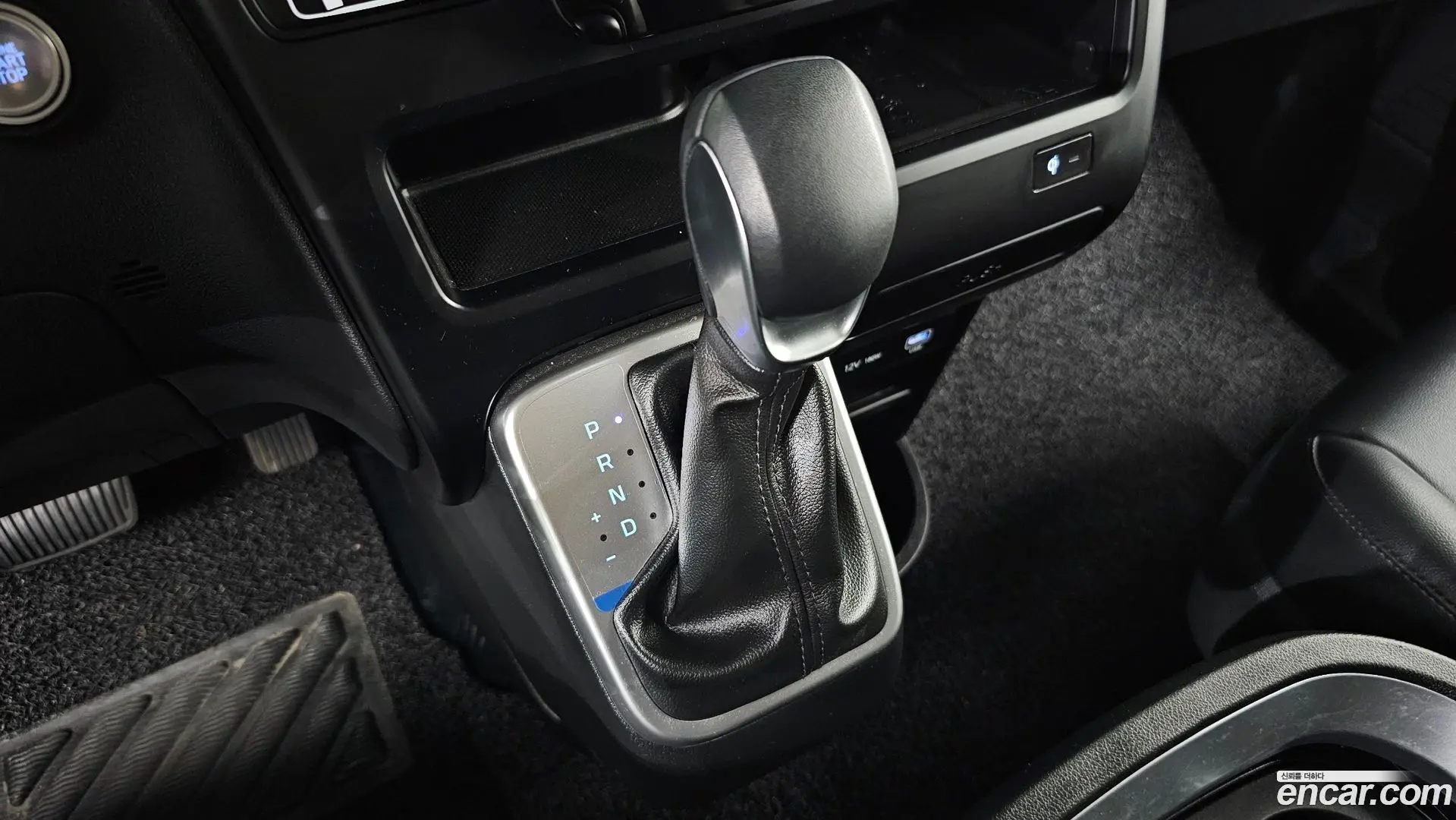 Hyundai Staria Cargo 5-Seater 2022