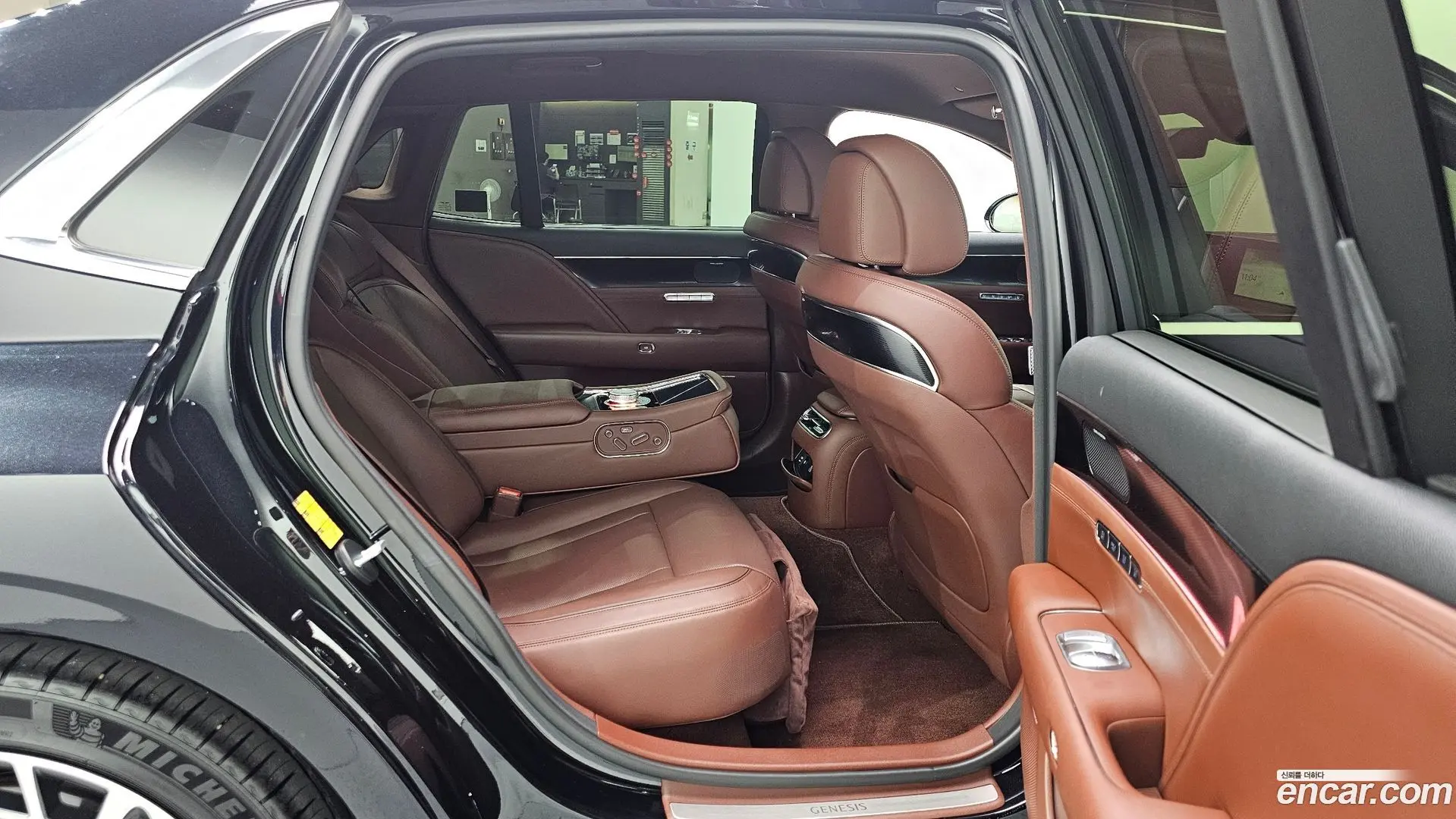 Genesis G90 Gasoline 3.5 Turbo AWD 2021