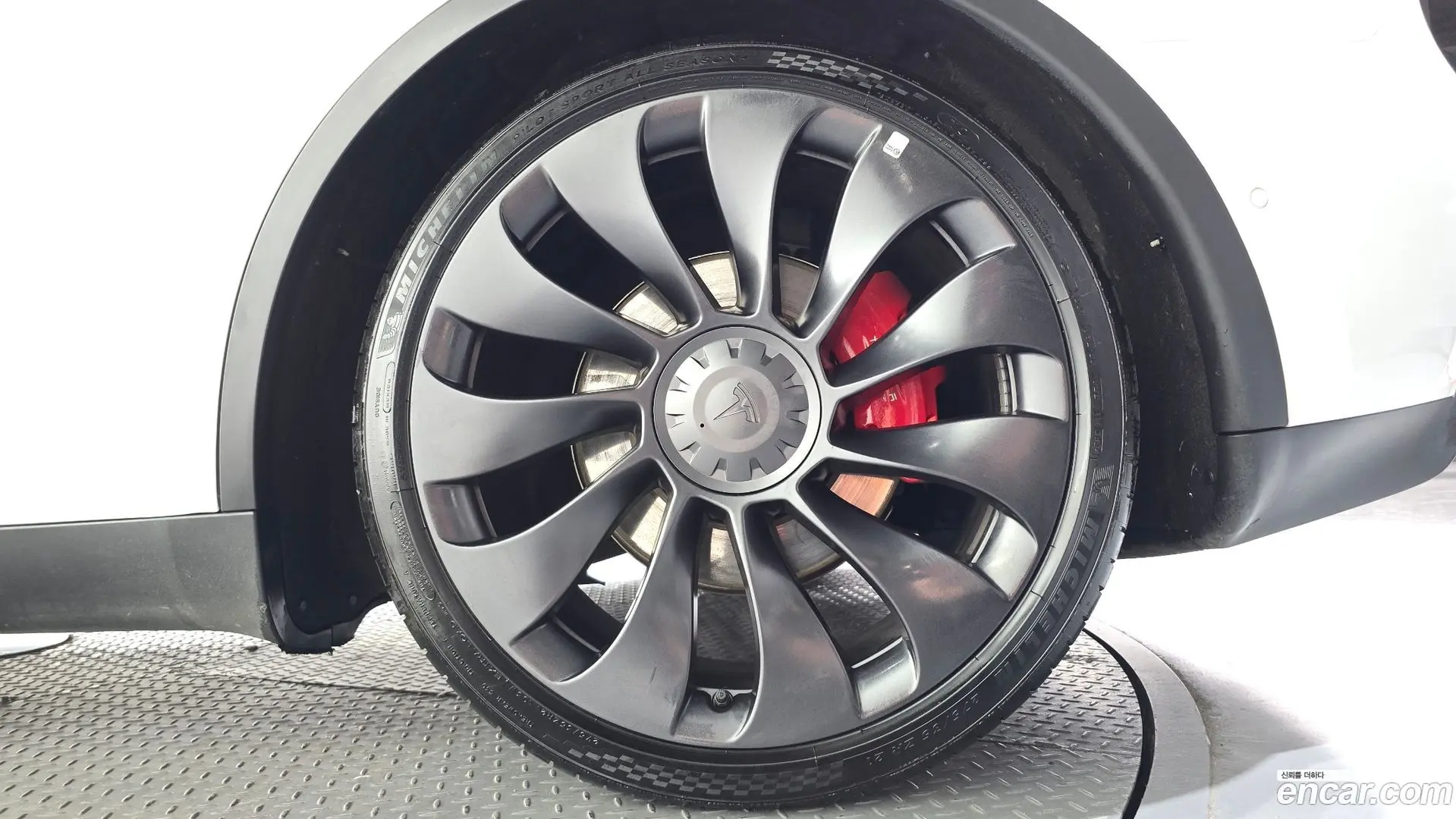 Tesla Model Y Performance AWD