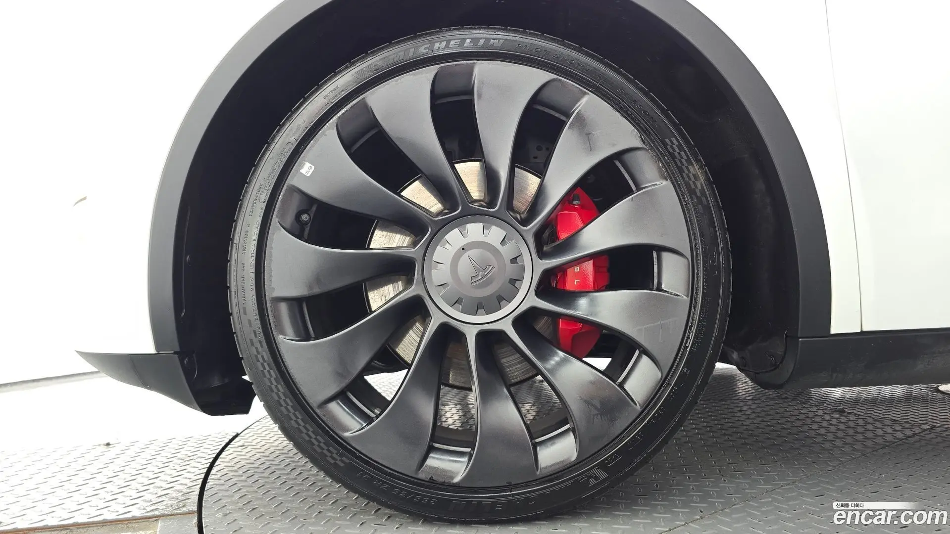 Tesla Model Y Performance AWD