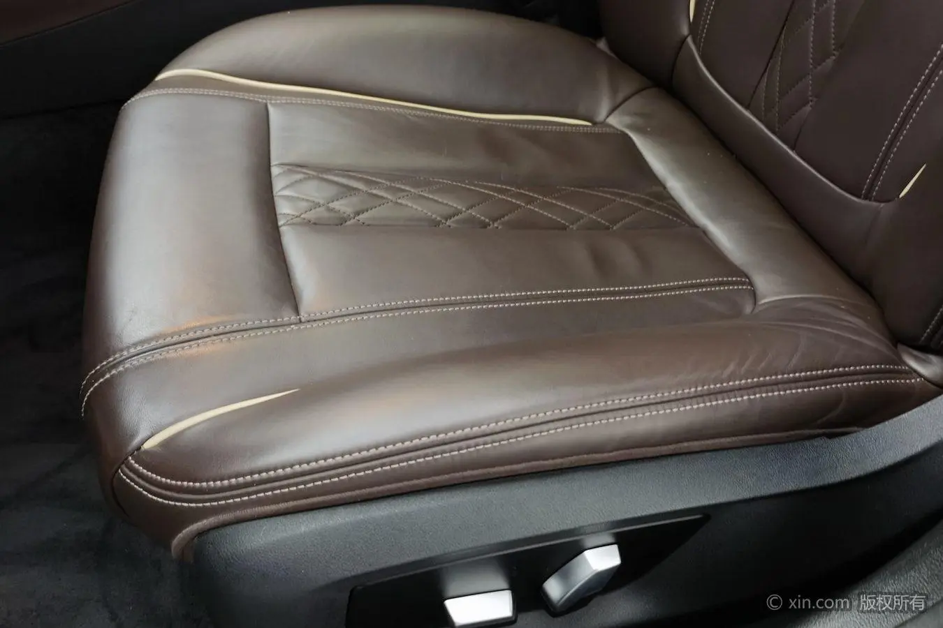 BMW 5 Series PHEV 2019 Facelift 530Le Luxury Package