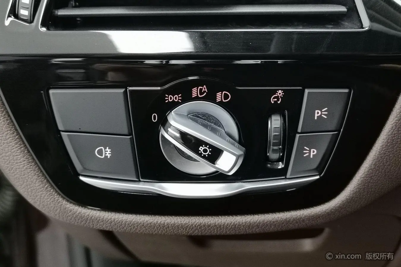 BMW 5 Series PHEV 2019 Facelift 530Le Luxury Package